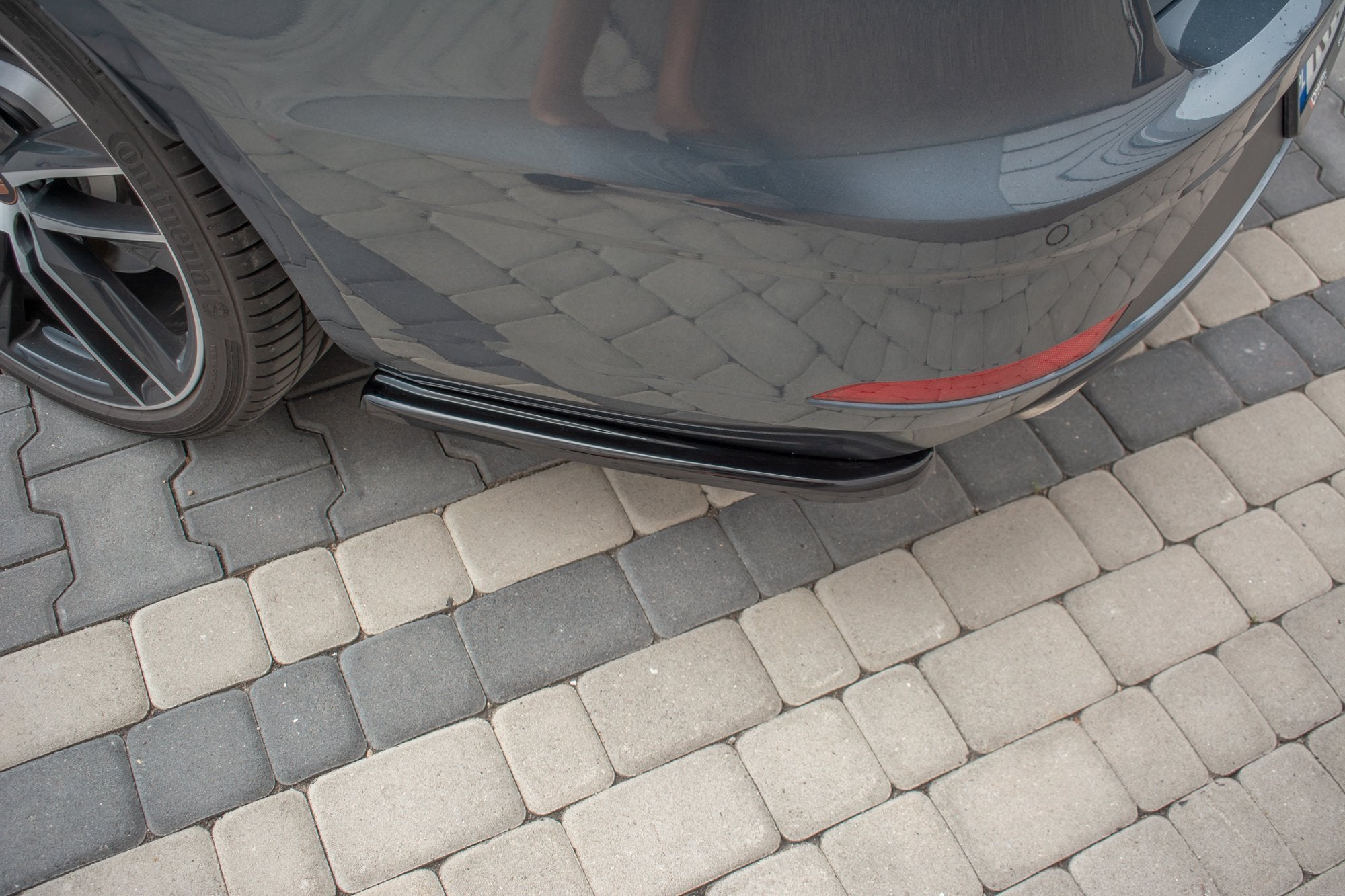 Maxton Design Heck Ansatz Flaps Diffusor V.1 passend für Seat Leon Cupra Mk3 FL Sportstourer schwarz Hochglanz