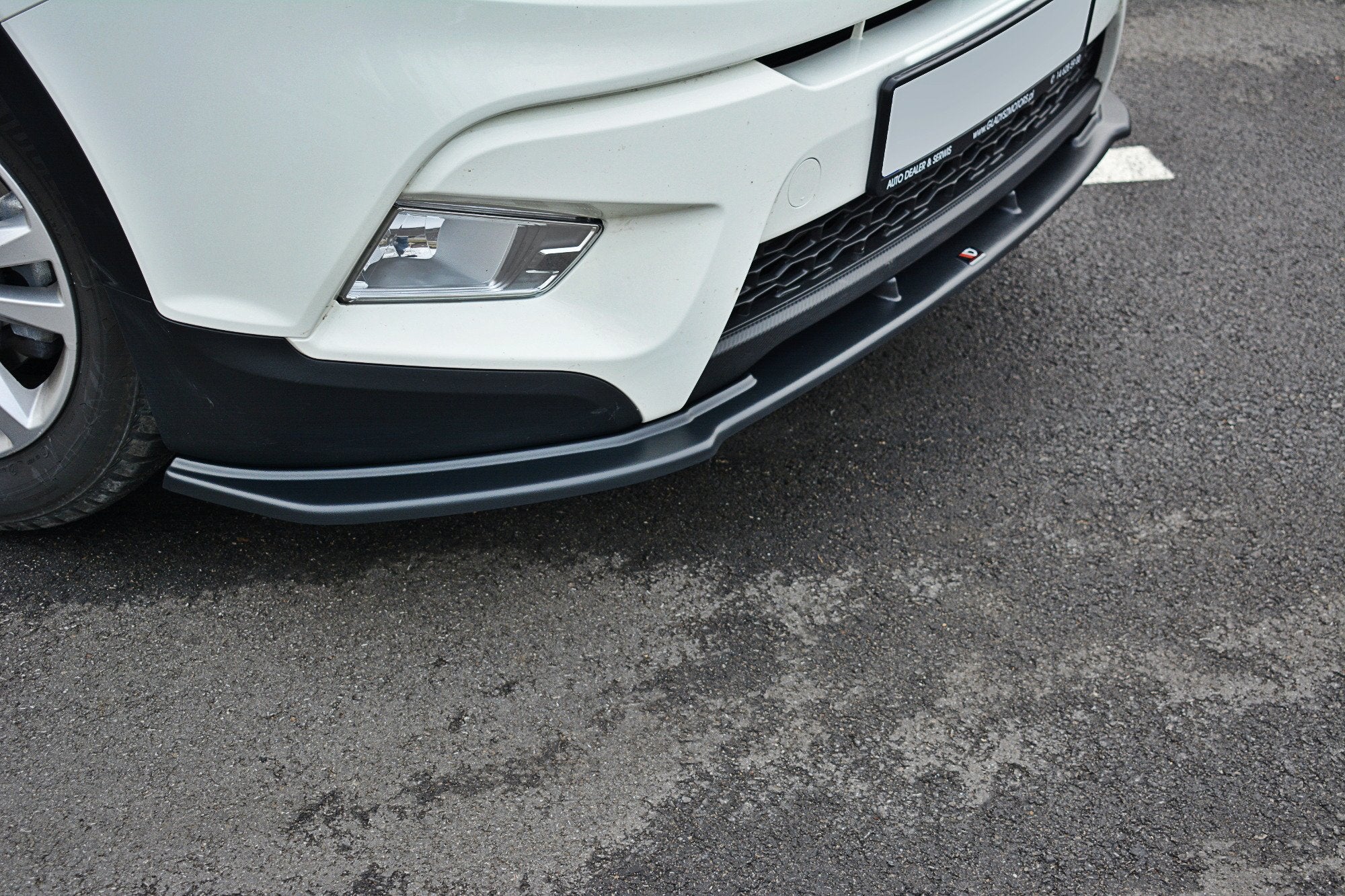 Maxton Design Street+ Spoilerlippe Front Ansatz V.1 passend für SSANGYONG TIVOLI schwarz Hochglanz