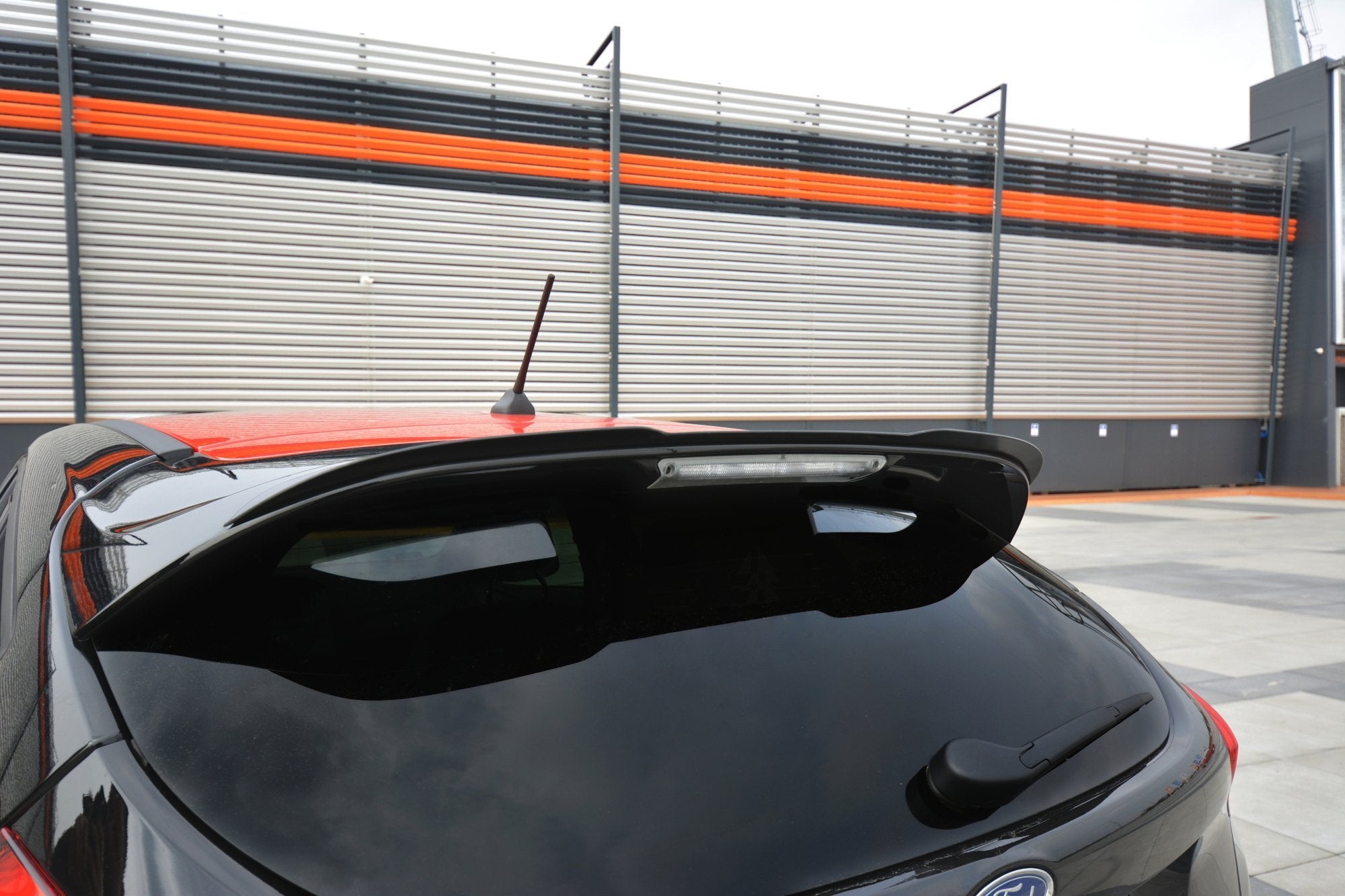 Maxton Design Spoiler CAP passend für Ford Focus ST-Line Mk3 FL schwarz Hochglanz