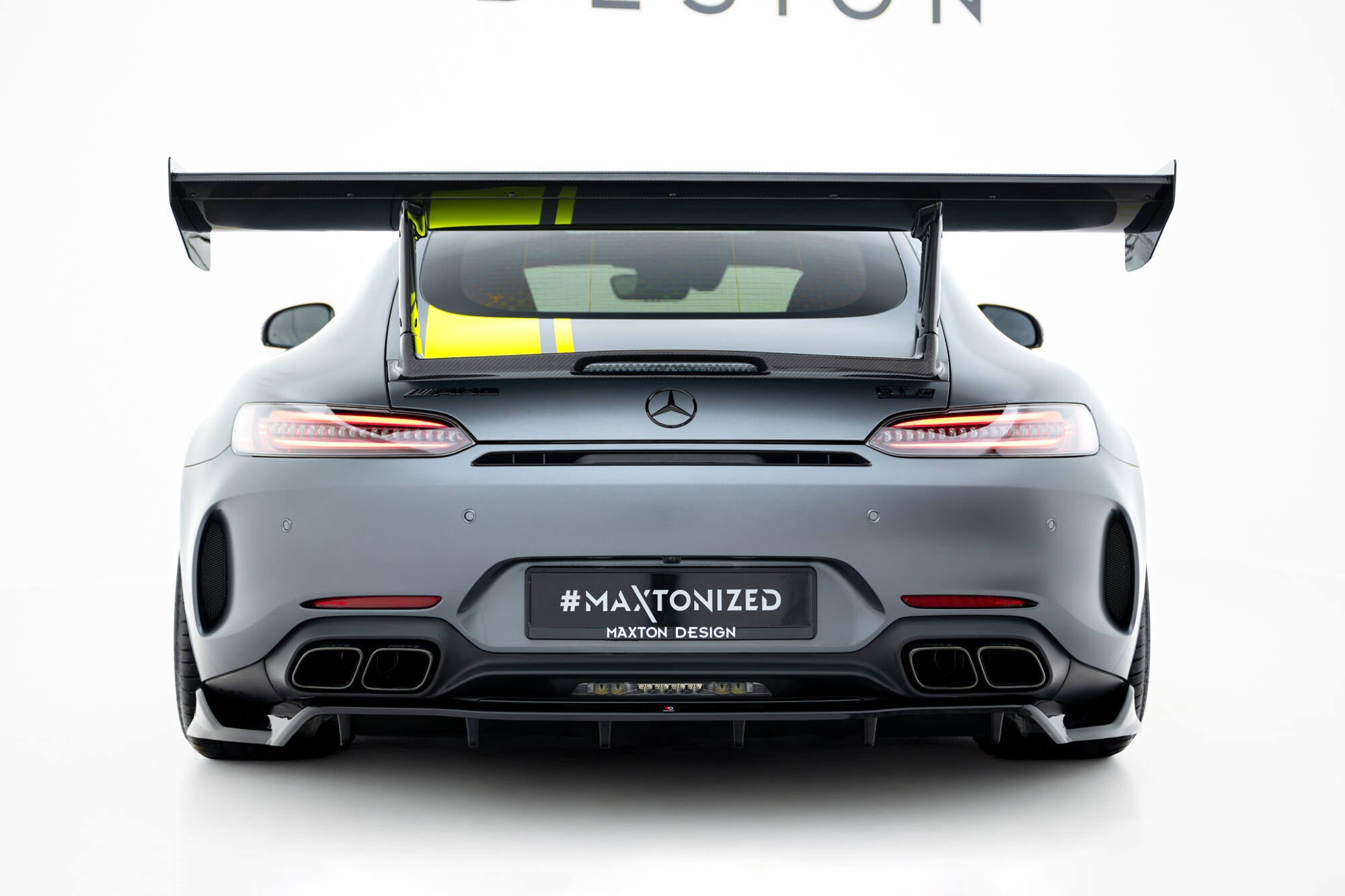Maxton Design Street+ Mittlerer Diffusor RACE passend für Mercedes-AMG GT C C190 Facelift schwarz Hochglanz