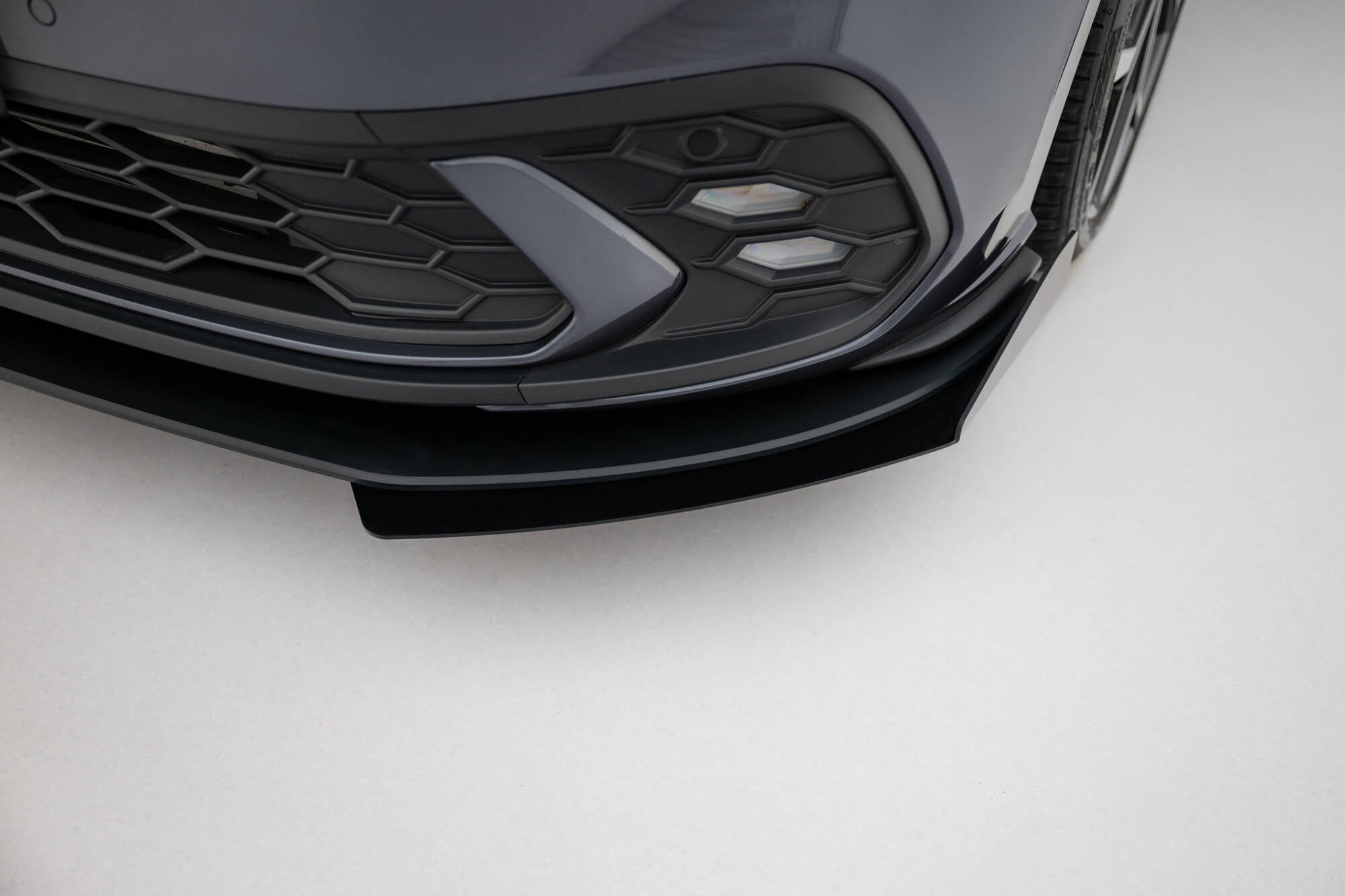 Maxton Design Front Stoßstange Flaps passend für VW Polo GTI Mk6 Facelift schwarz Hochglanz