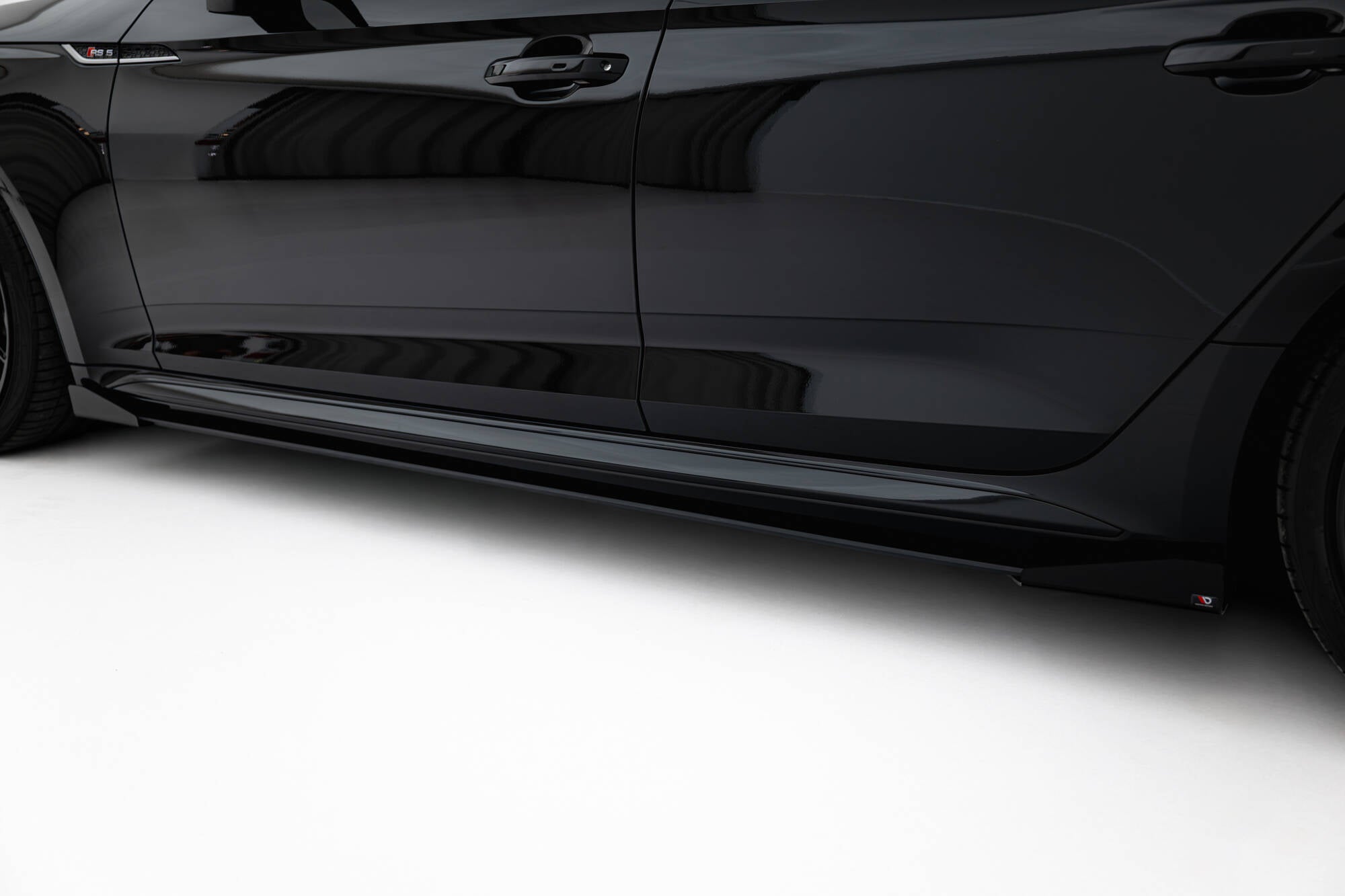 Maxton Design Street Pro Street+ Seitenschweller Leisten + Flaps passend für Audi RS5 Sportback F5 schwarz Hochglanz