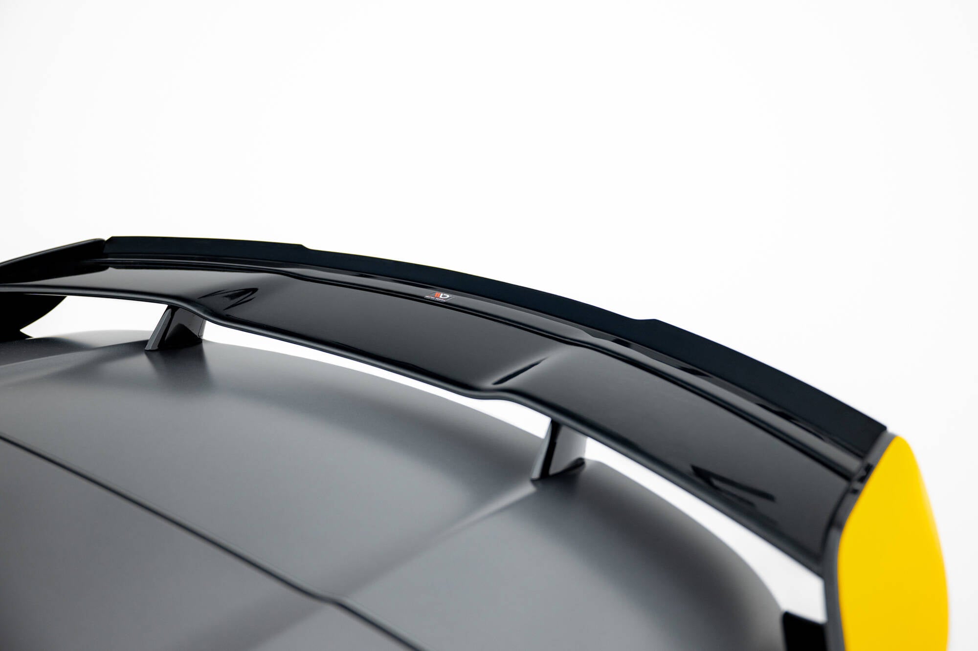 Maxton Design Spoiler CAP passend für Mercedes-Benz GLA 45 AMG schwarz Hochglanz