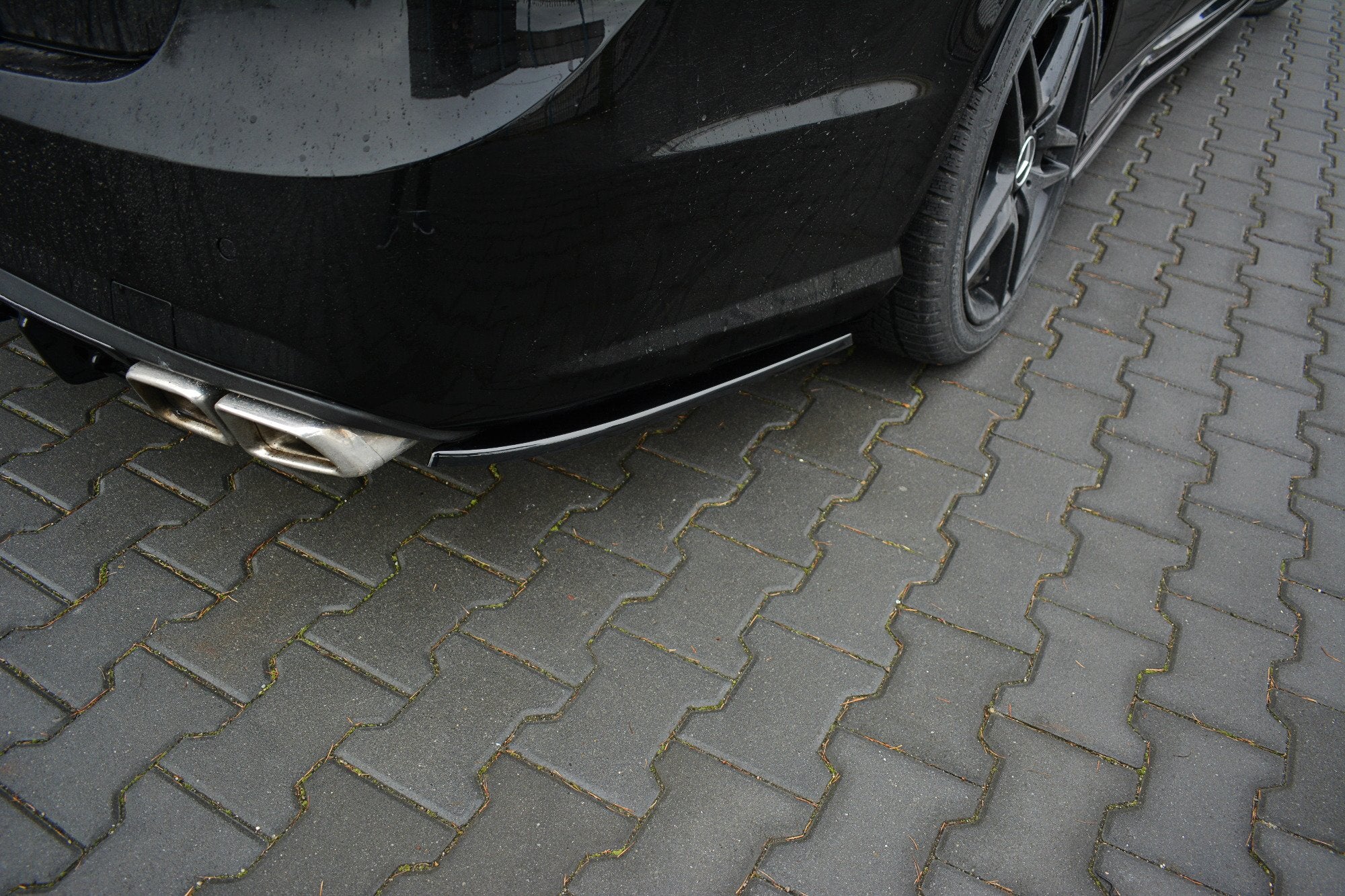 Maxton Design Heck Ansatz Flaps Diffusor passend für Mercedes-Benz E63 AMG W212 schwarz Hochglanz