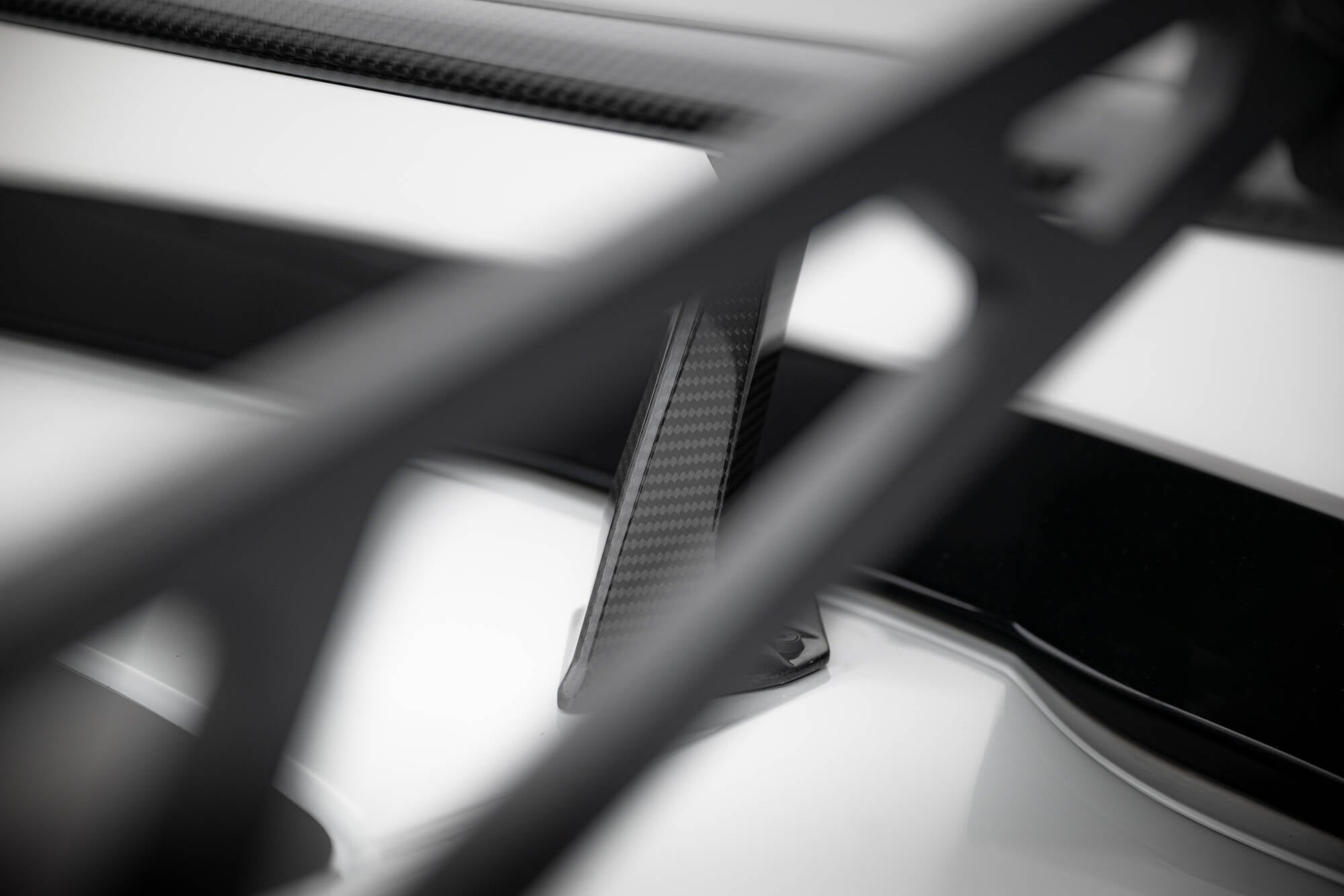Maxton Design Carbon Spoiler With Upper Swan Mounting Chevrolet Corvette Stingray / Grand Sport C7 für Chevrolet Corvette C7