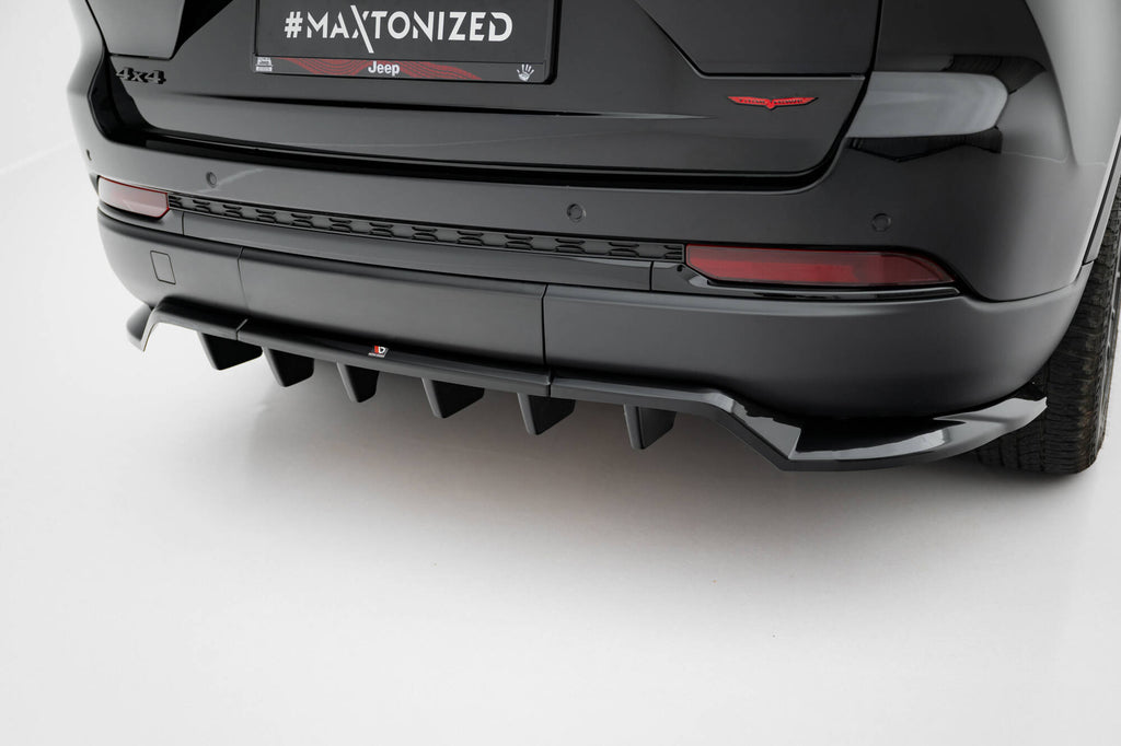 Maxton Design Street+ Mittlerer Diffusor RACE passend für Jeep Grand Cherokee Trailhawk Mk5 schwarz Hochglanz
