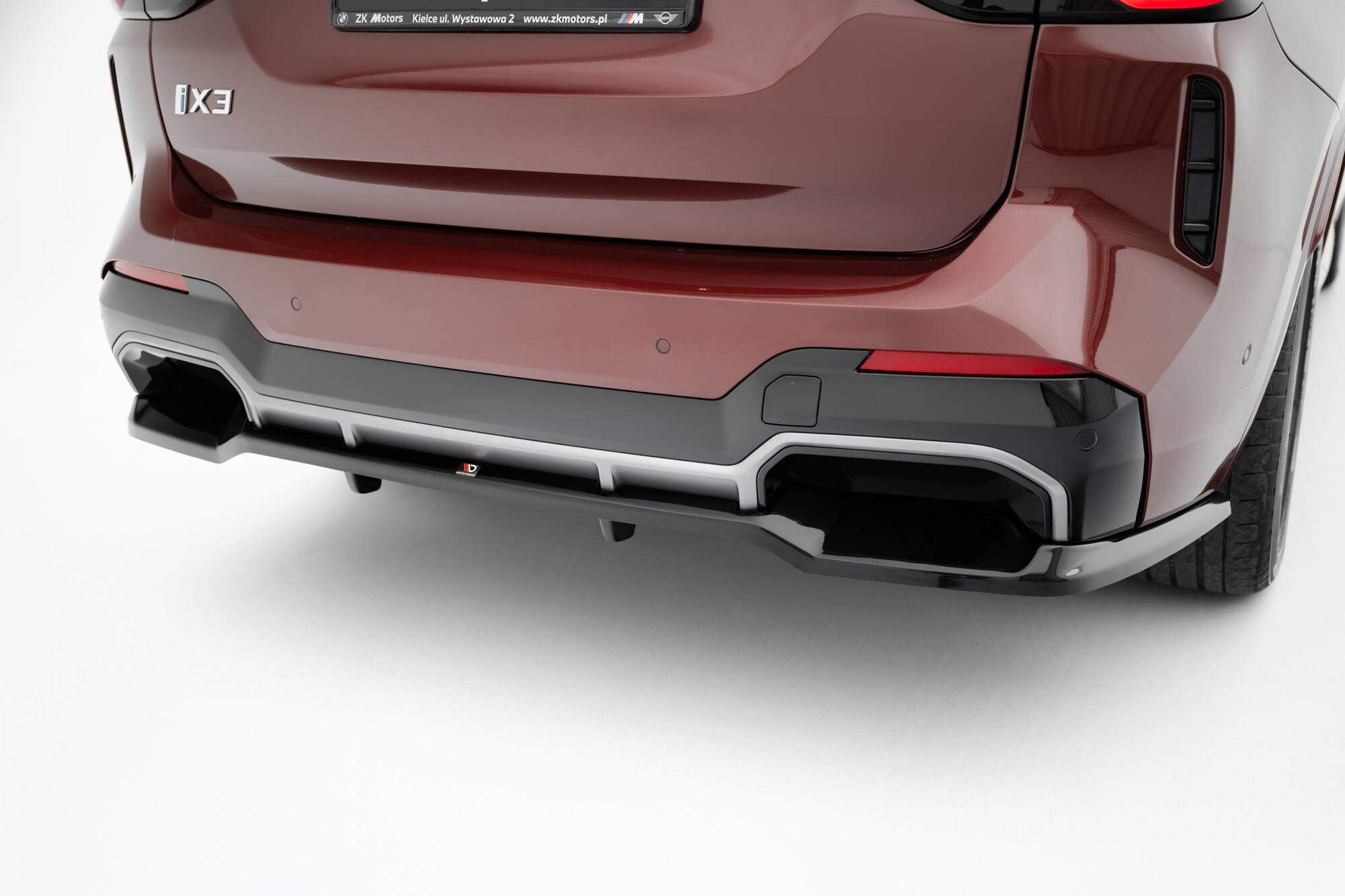 Maxton Design Street+ Mittlerer Diffusor RACE passend für BMW iX3 M-Paket G08 Facelift schwarz Hochglanz