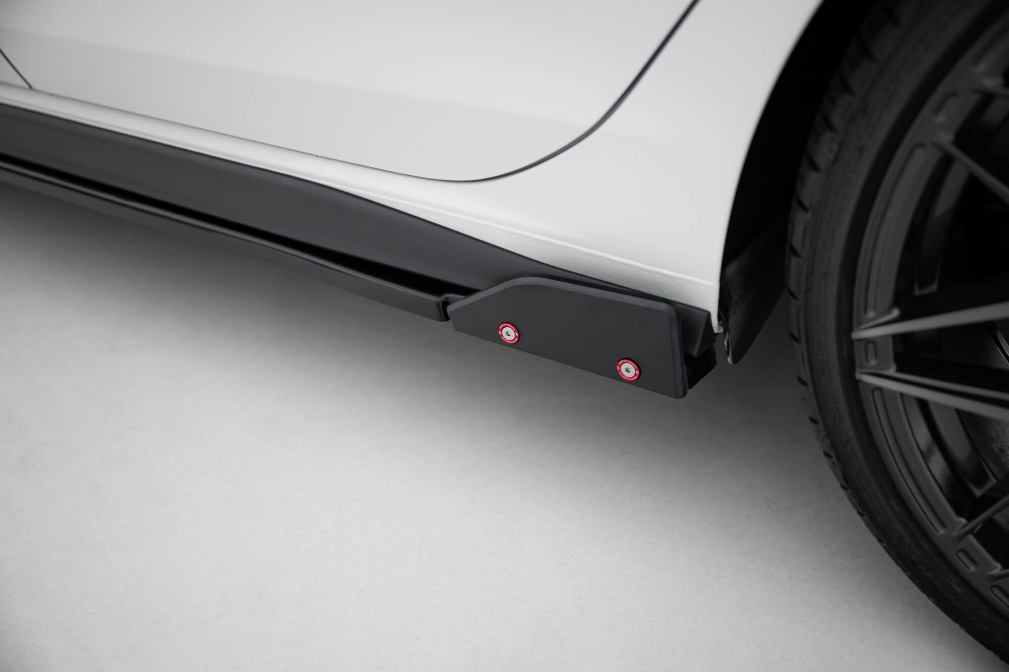 Maxton Design Street+ Seitenschweller Leisten V.2 passend für + Flaps passend für VW Golf GTI / GTE / GTI Clubsport / GTD / R-Line Mk8