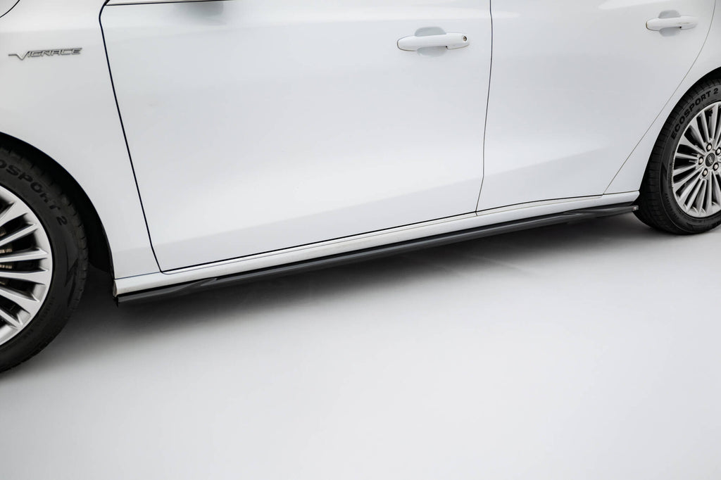 Maxton Design Street+ Seitenschweller Leisten passend für Ford Focus Vignale Mk4 schwarz Hochglanz