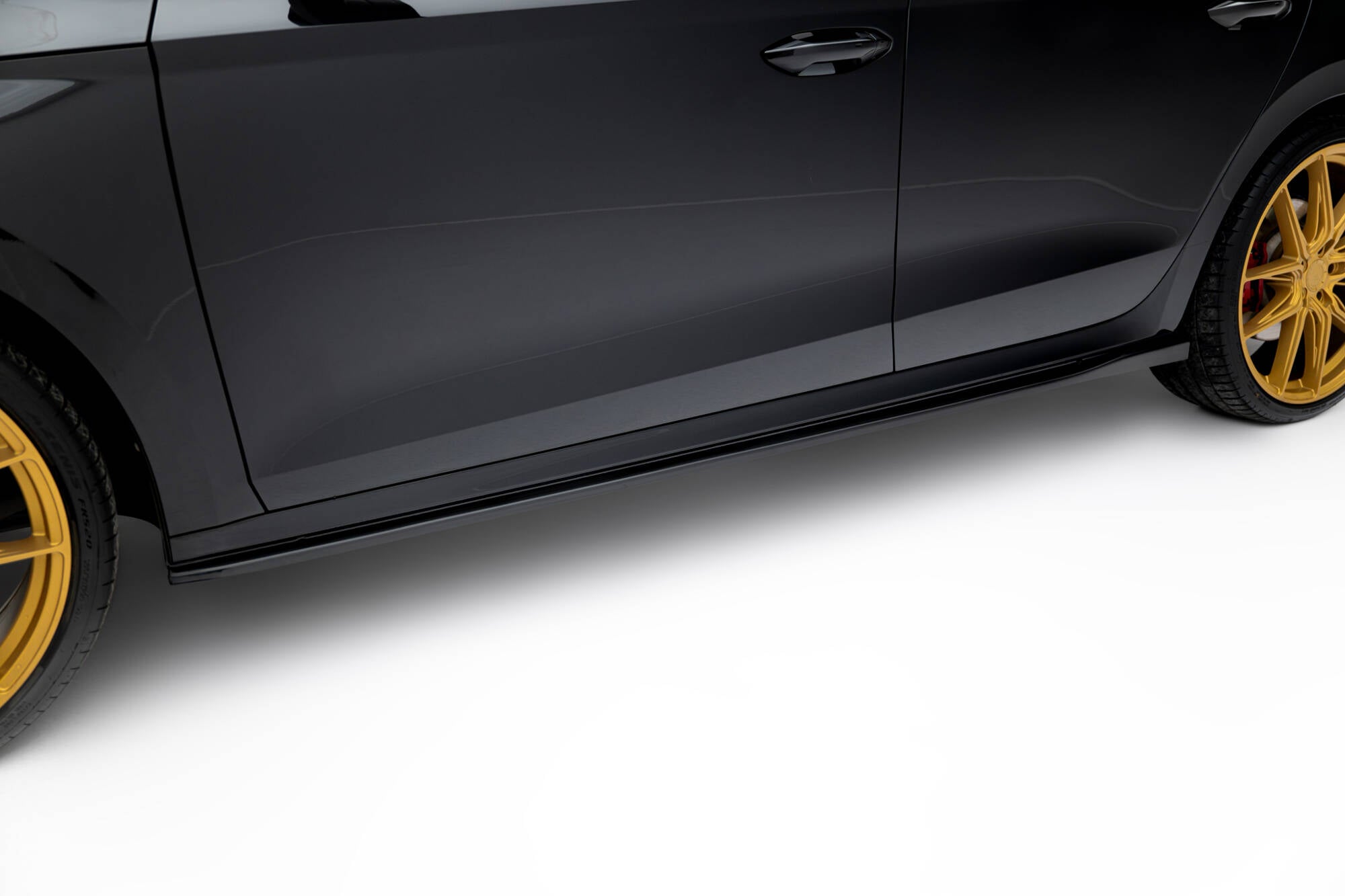 Maxton Design Street+ Seitenschweller Leisten V.2 passend für Skoda Octavia RS Liftback / Combi Mk4 Facelift schwarz Hochglanz