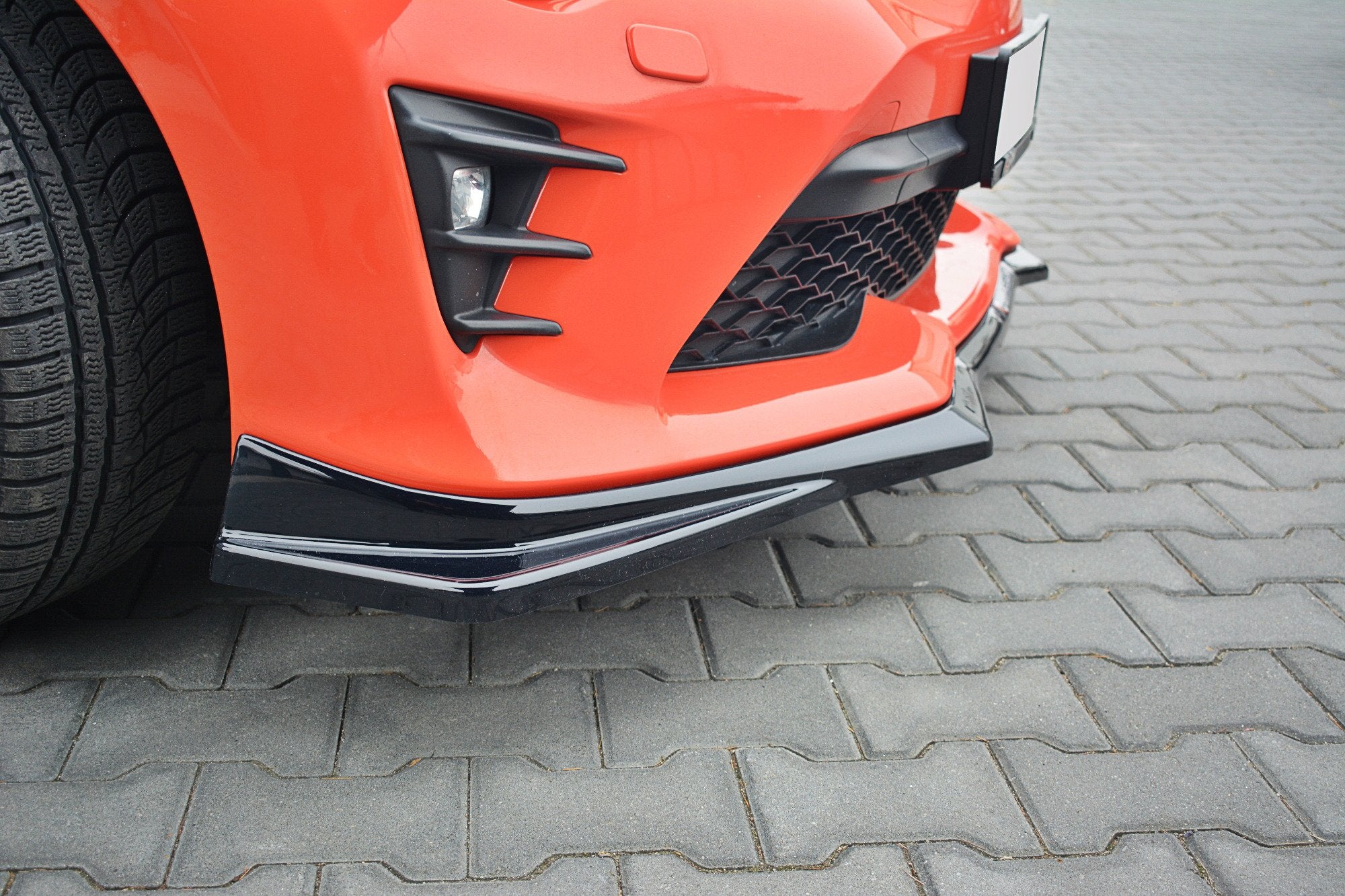 Maxton Design Street+ Spoilerlippe Front Ansatz V.2 passend für Toyota GT86 Facelift schwarz Hochglanz