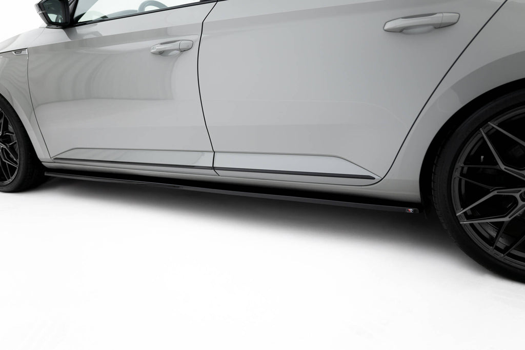 Maxton Design Street+ Seitenschweller Leisten passend für Skoda Superb Liftback / Combi Mk3 schwarz Hochglanz
