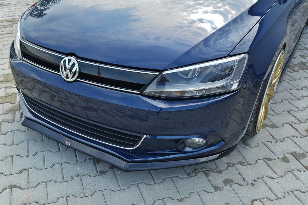 Maxton Design Street+ Spoilerlippe Front Ansatz V.2 passend für VOLKSWAGEN JETTA MK6 SEDAN vor Facelift schwarz Hochglanz