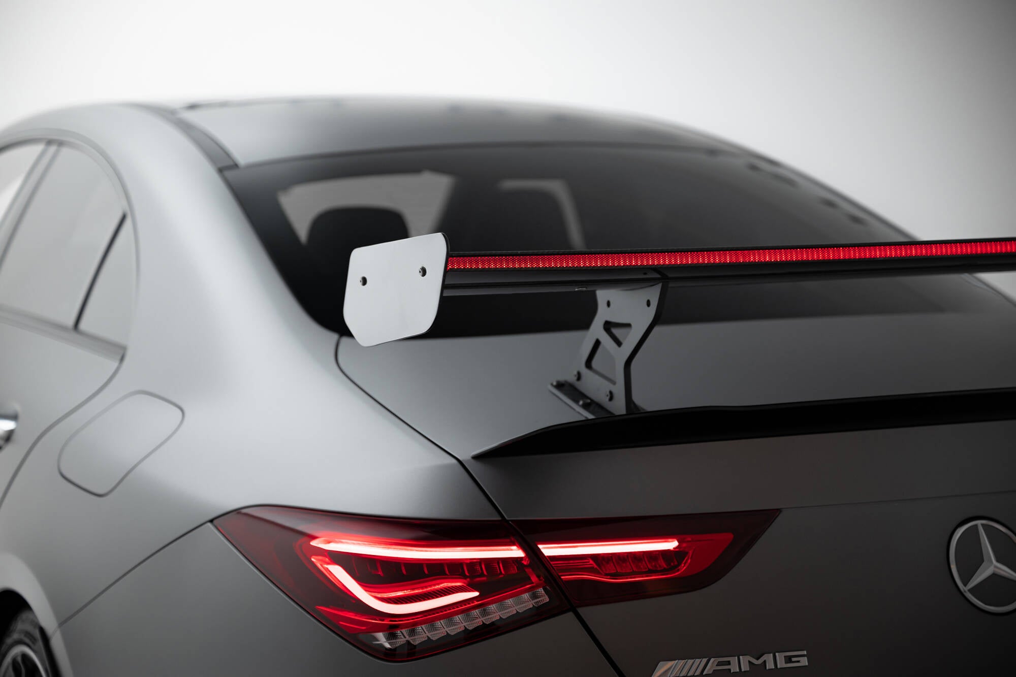 Maxton Design Carbon Spoiler With Internal Brackets Uprights + LED Mercedes-Benz CLA Coupe C118 / C118 Facelift für Mercedes-Benz CLA C118