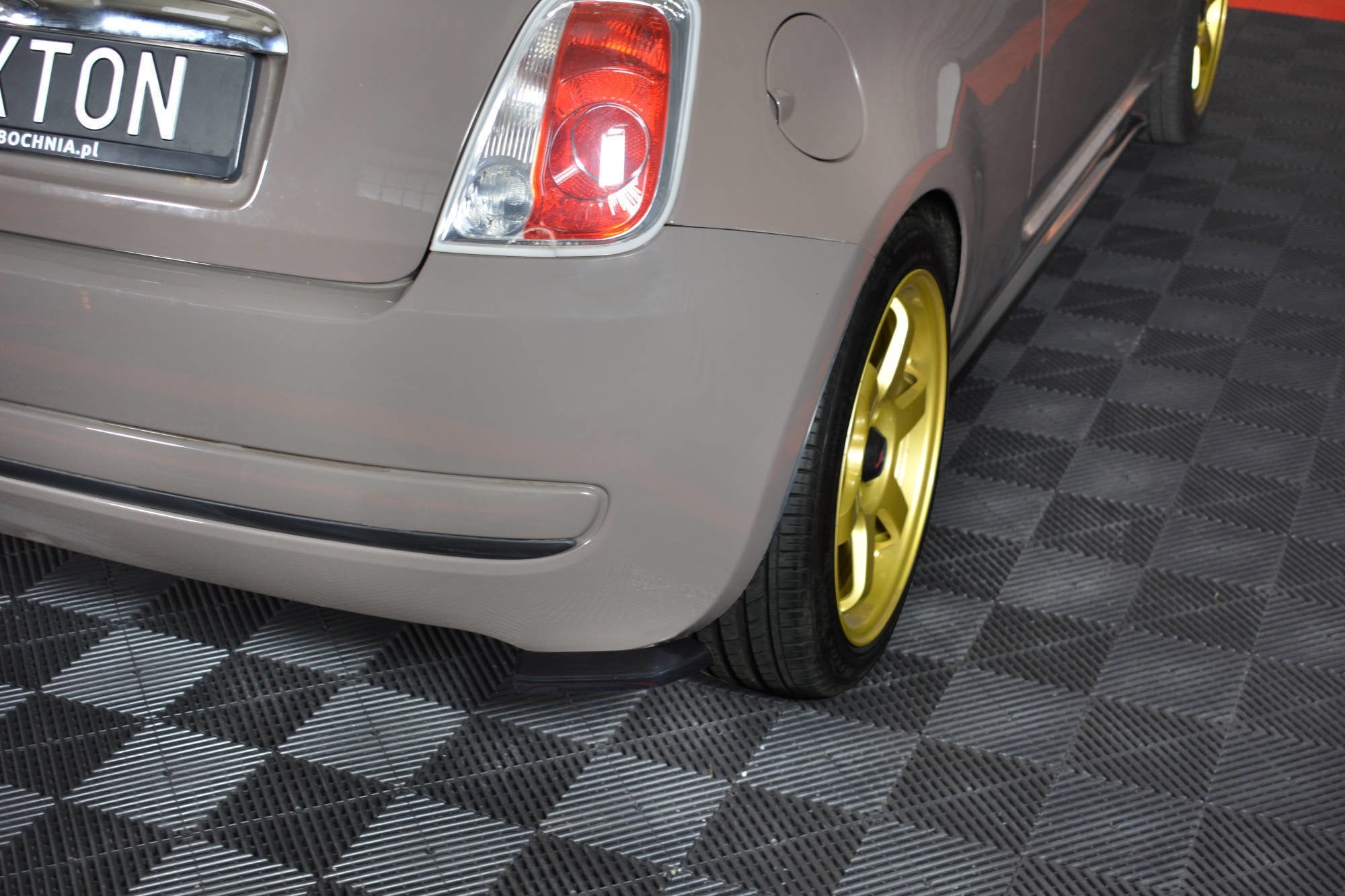 Maxton Design Heck Ansatz Flaps Diffusor passend für Fiat 500 schwarz Hochglanz