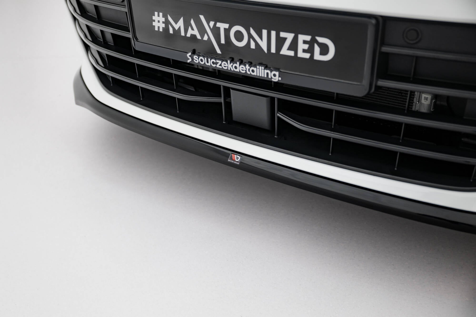 Maxton Design Street+ Spoilerlippe Front Ansatz V.1 passend für VW Passat B9 schwarz Hochglanz