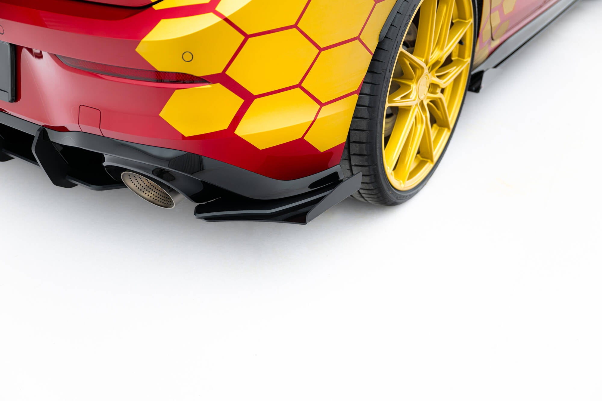 Maxton Design Hintere Seiten Flaps passend für VW Golf GTI Clubsport Mk8 Facelift schwarz Hochglanz