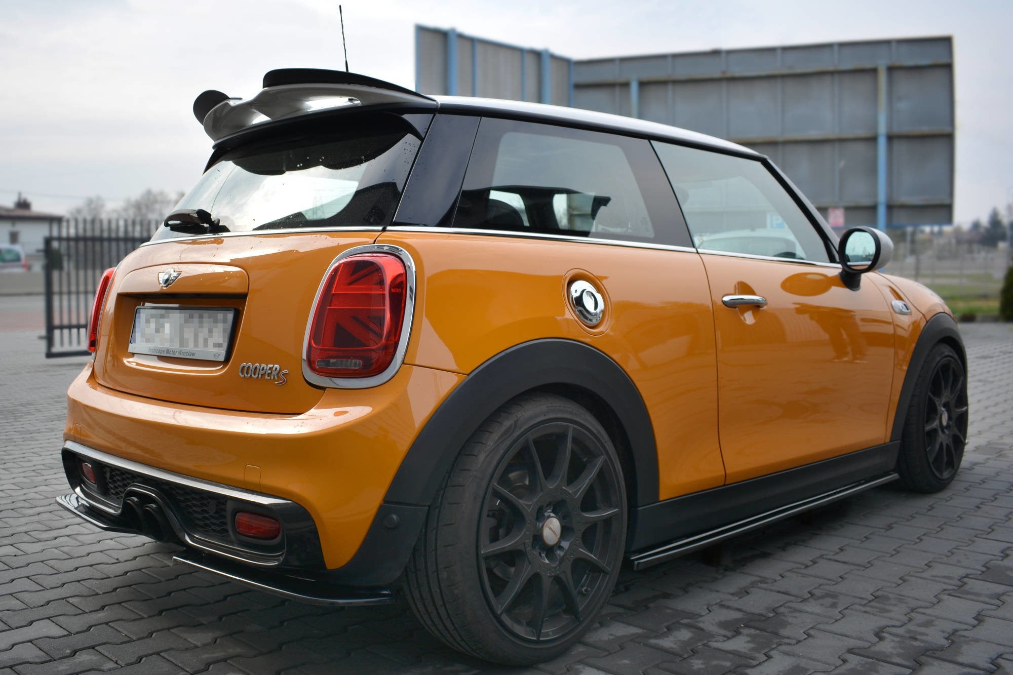 Maxton Design Spoiler CAP V.1 passend für Mini Cooper S John Cooper Works F56 / F56 Facelift schwarz Hochglanz