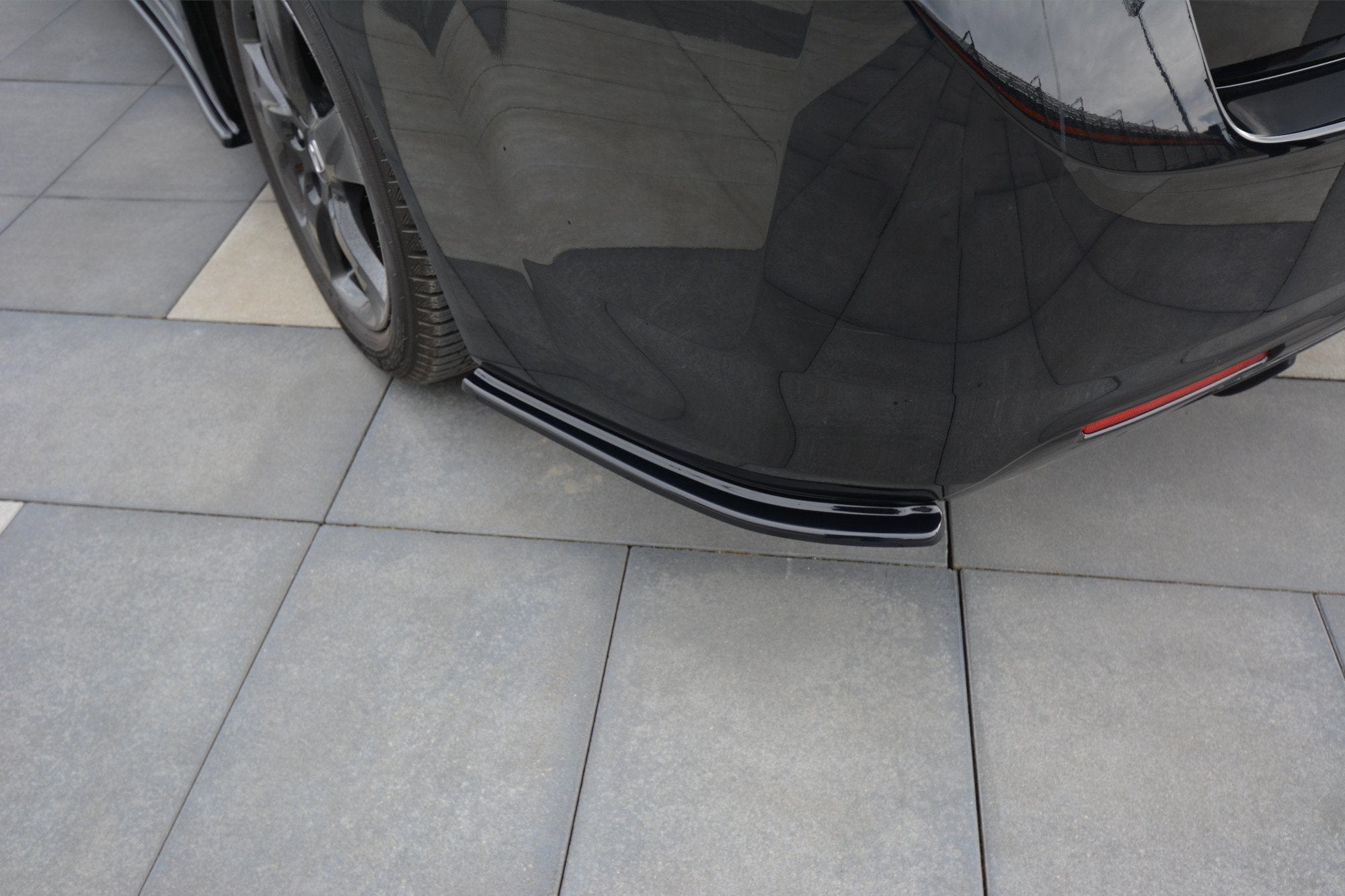 Maxton Design Heck Ansatz Flaps Diffusor passend für HONDA ACCORD MK8. CU-Serie vor Facelift SEDAN schwarz Hochglanz