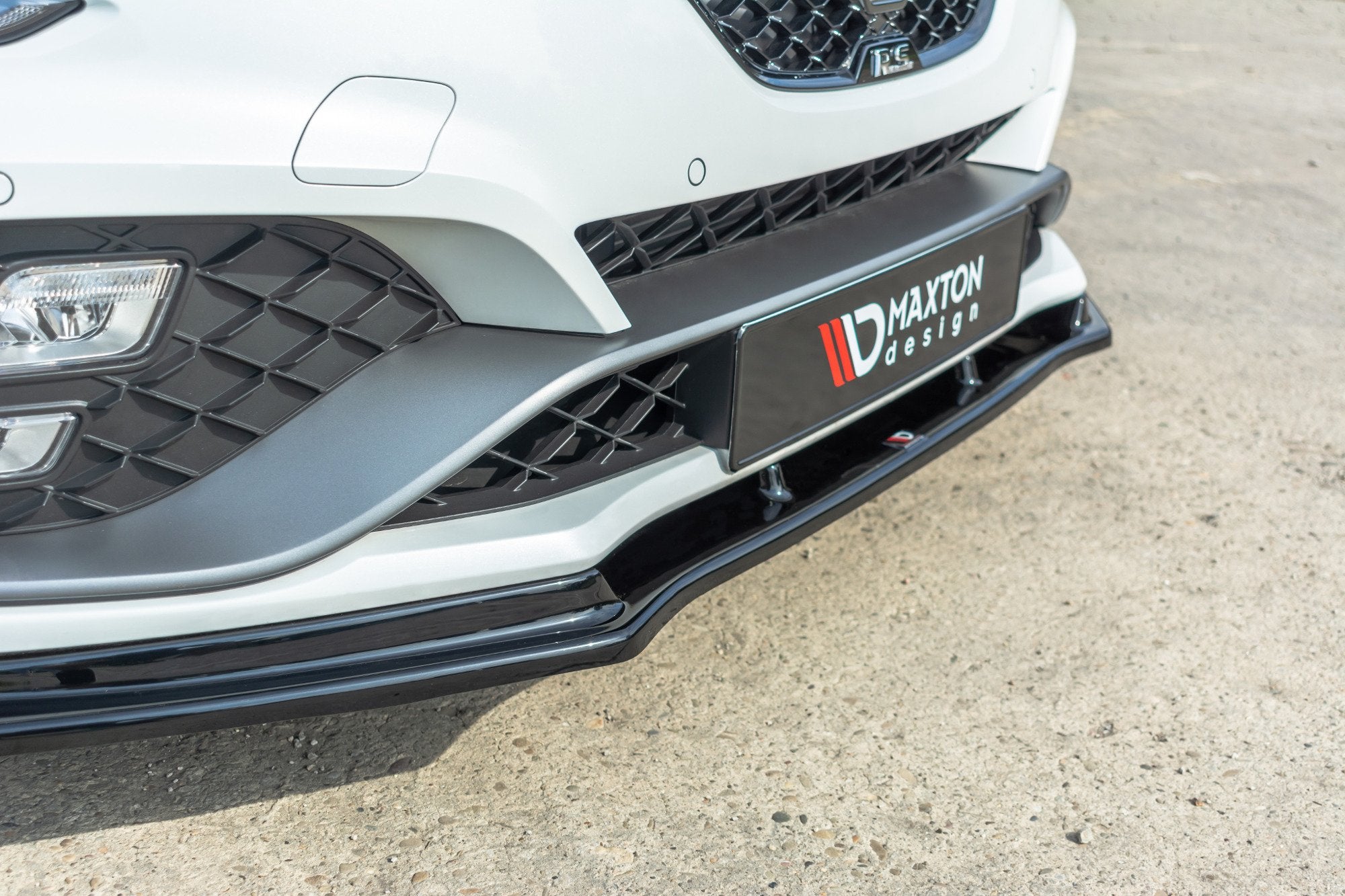 Maxton Design Street+ Spoilerlippe Front Ansatz V.1 passend für Renault Megane IV RS schwarz Hochglanz