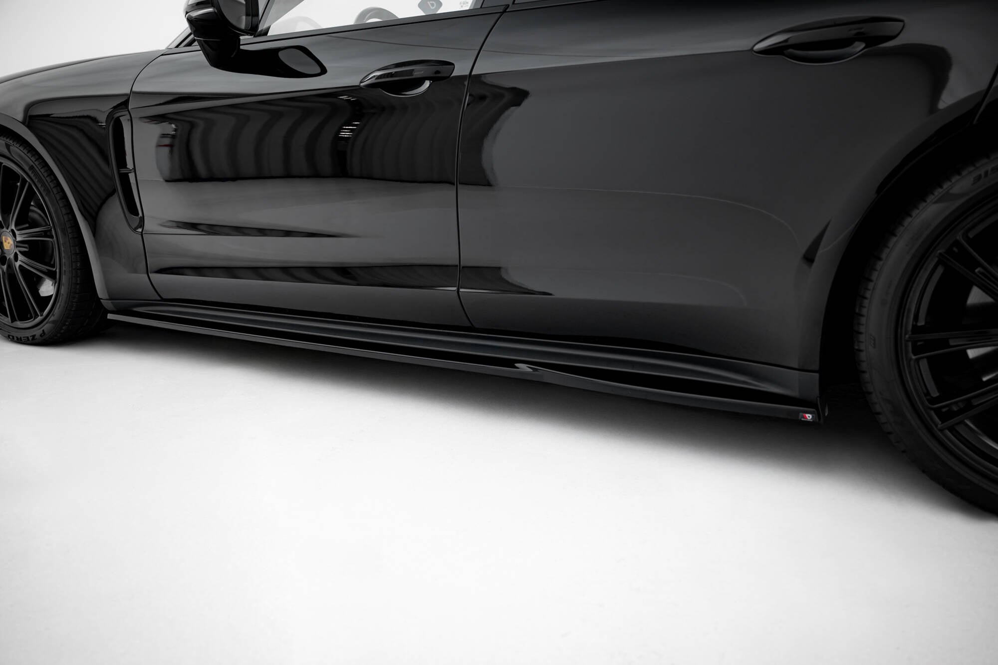 Maxton Design Street+ Seitenschweller Leisten V.2 passend für Porsche Panamera Turbo S E-Hybrid / Panamera E-Hybrid / Panamera 4S 971 schwarz Hochglanz