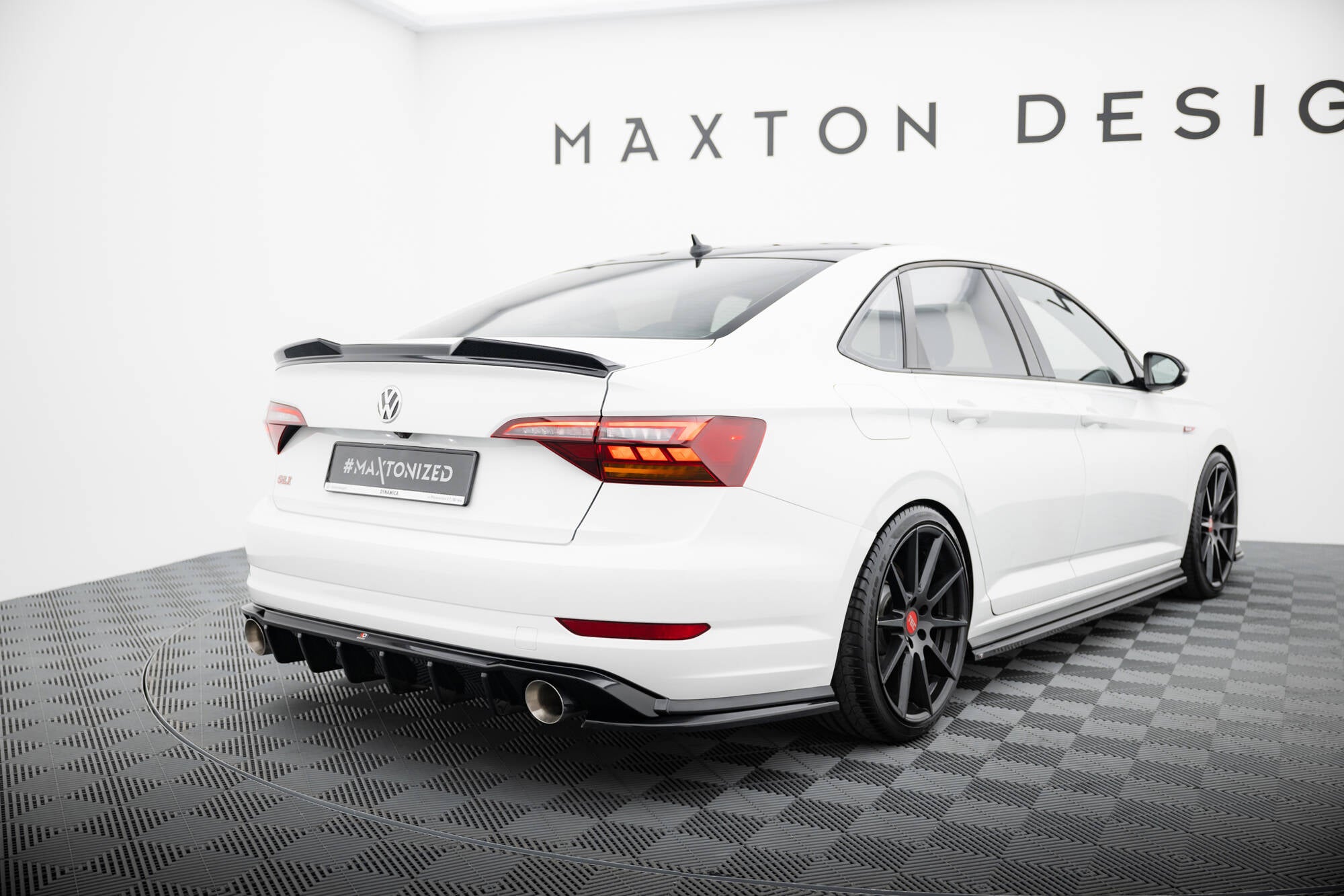 Maxton Design Heck Ansatz Flaps Diffusor passend für VW Jetta GLI Mk7 schwarz Hochglanz