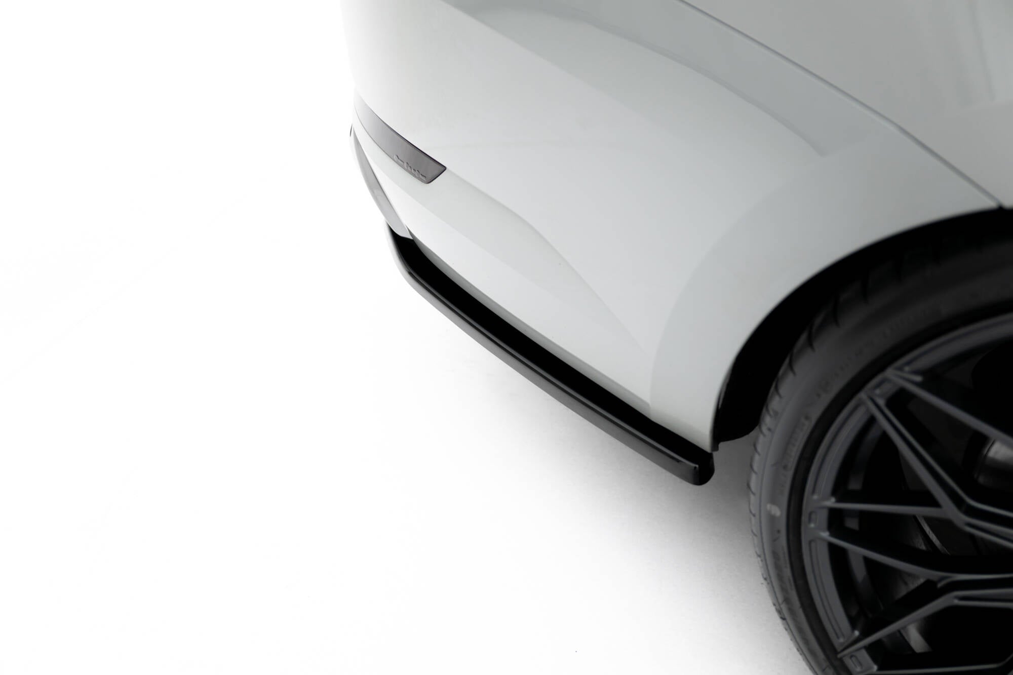 Maxton Design Heck Ansatz Flaps Diffusor V.3 passend für Skoda Superb Liftback / Combi Mk3 schwarz Hochglanz