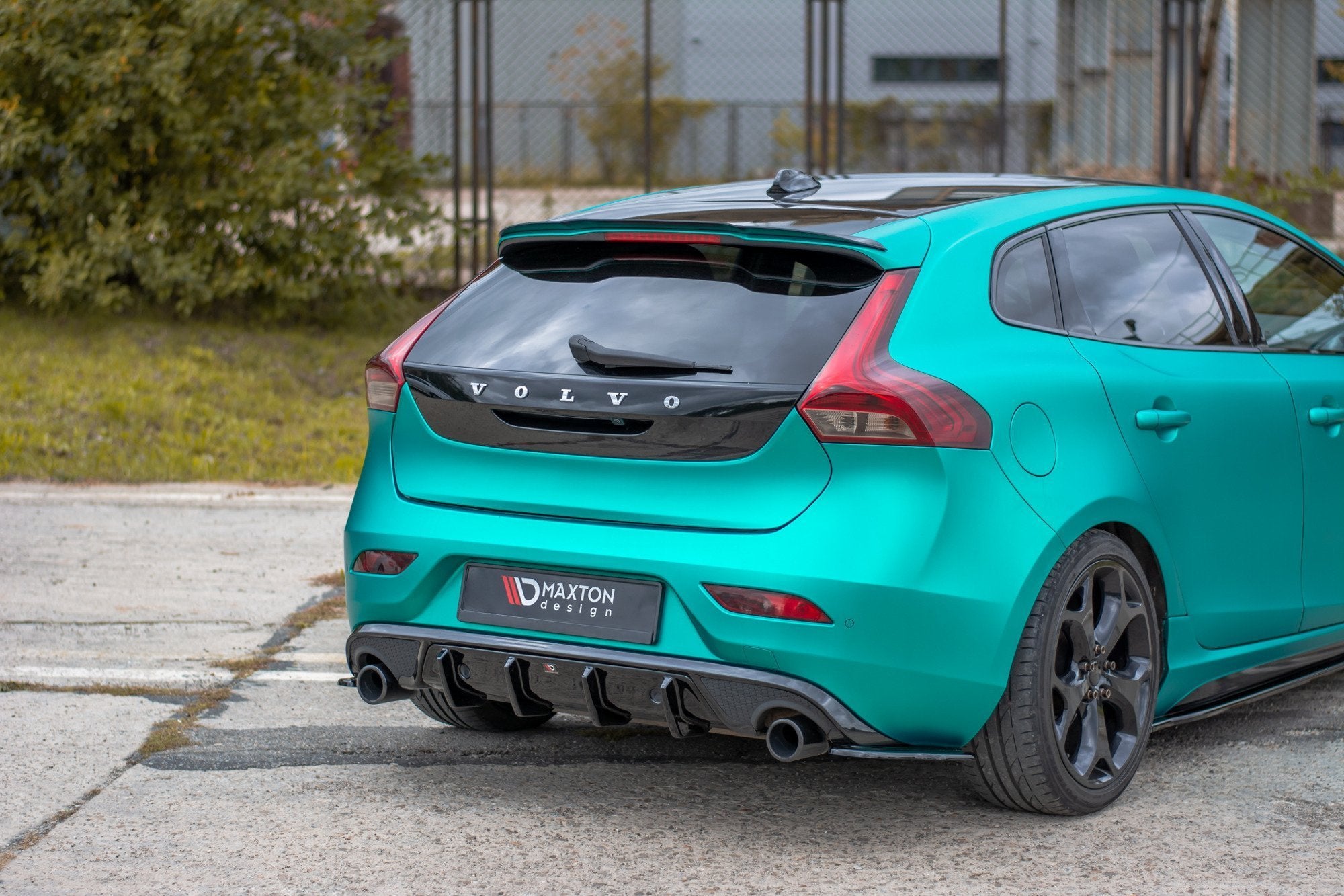 Maxton Design Spoiler CAP passend für Volvo V40 schwarz Hochglanz
