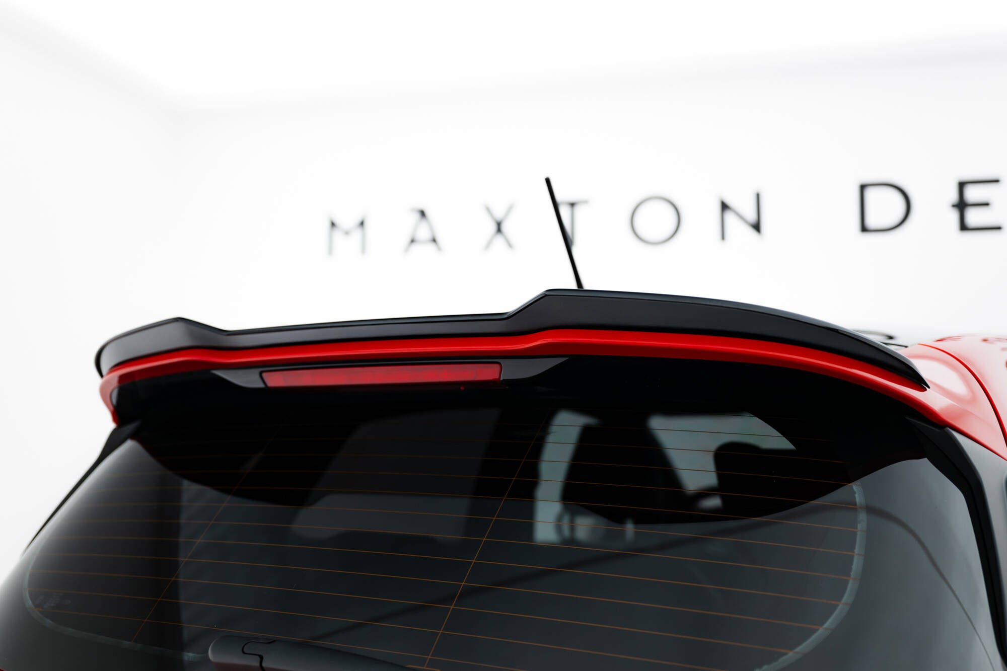 Maxton Design Spoiler CAP V.2 passend für Ford Fiesta Mk8 ST / ST-Line schwarz Hochglanz