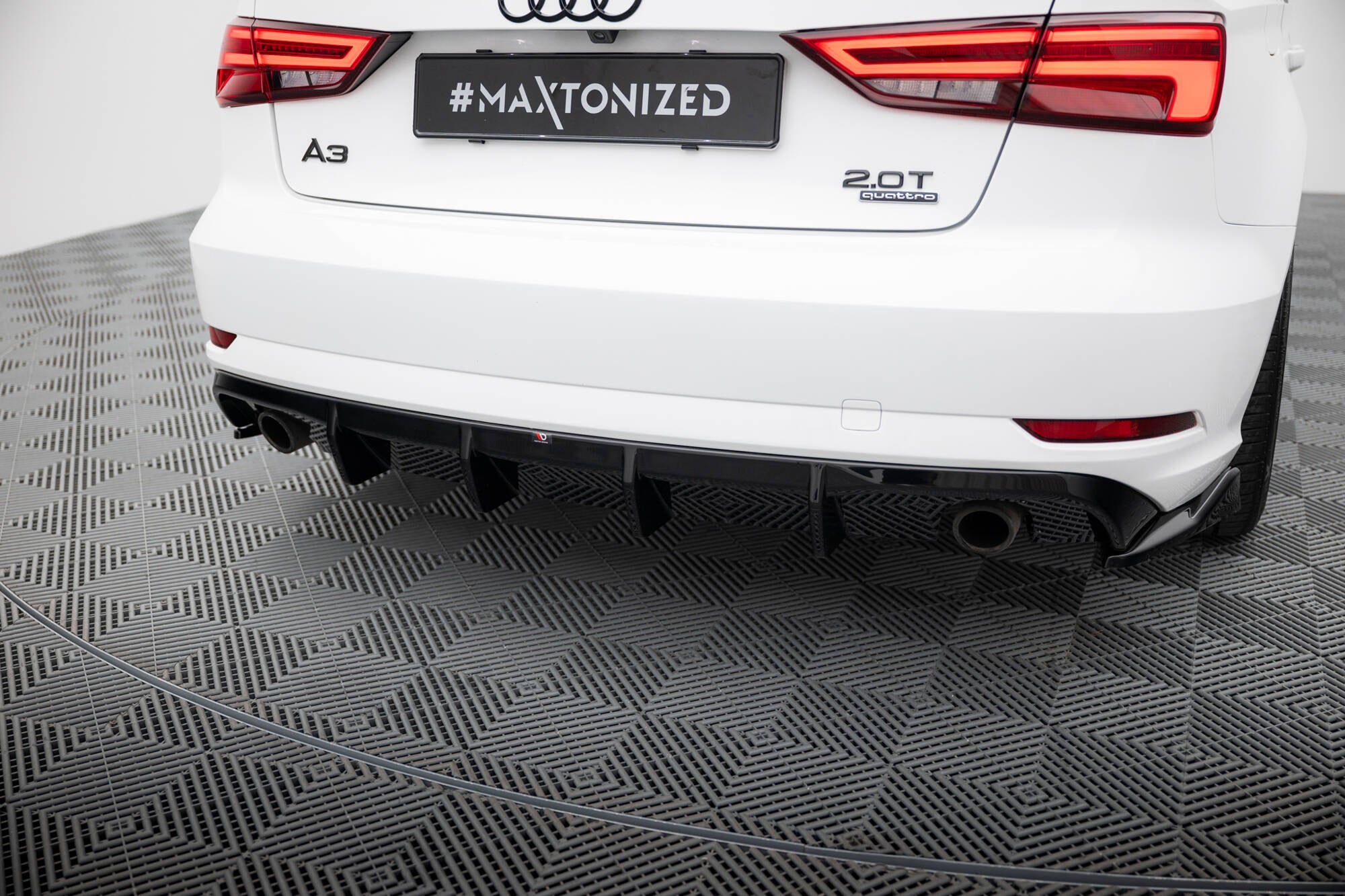 Maxton Design Diffusor Heck Ansatz passend für Audi A3 Limousine 8V Facelift (Einzelauspuff li. re.)
