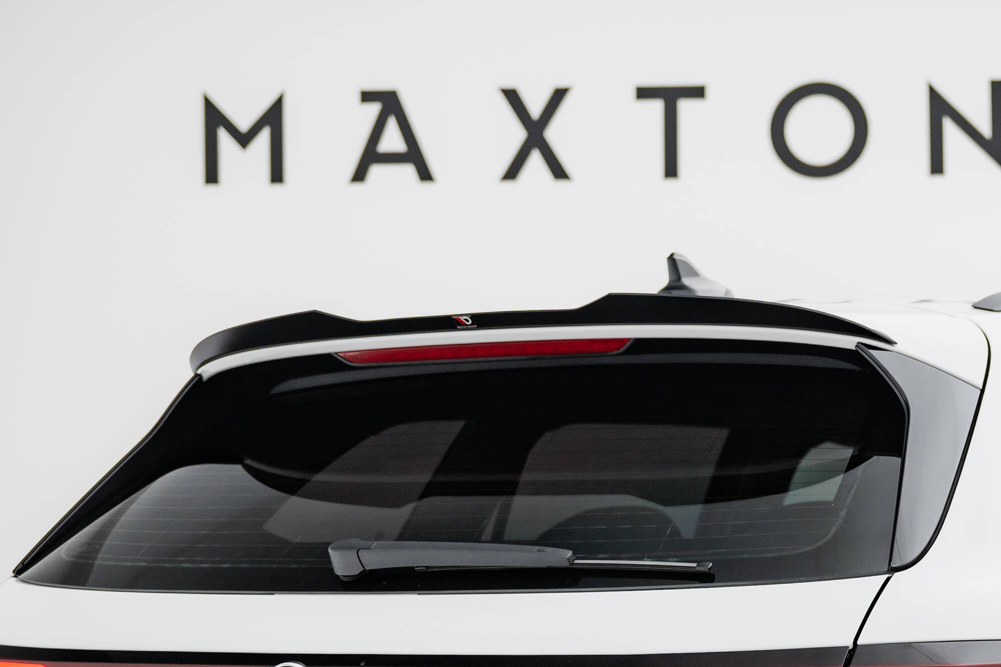 Maxton Design Spoiler CAP passend für VW Passat B9 schwarz Hochglanz