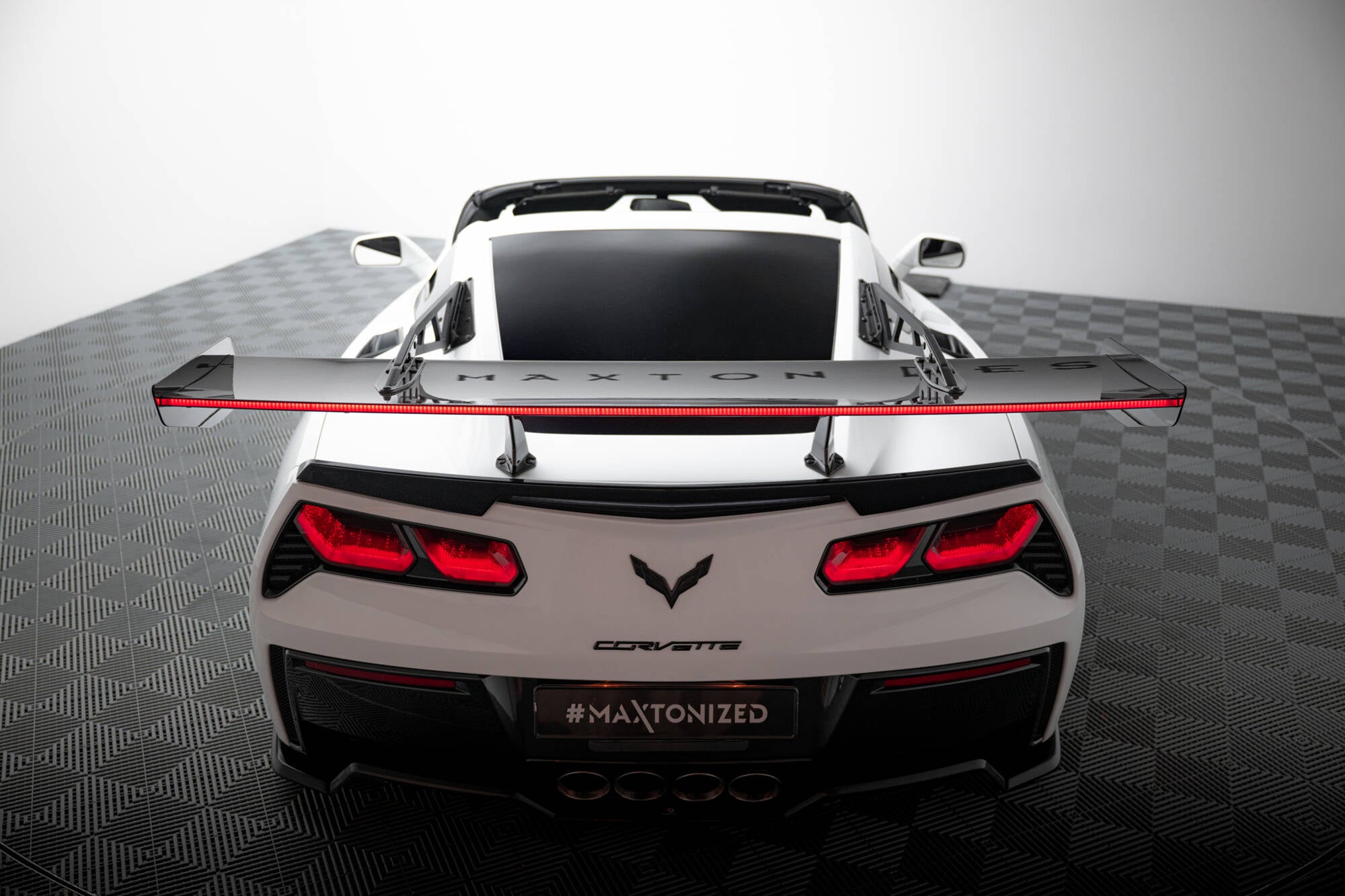 Maxton Design Carbon Spoiler With Upper Swan Mounting + LED Chevrolet Corvette Stingray / Grand Sport C7 für Chevrolet Corvette C7