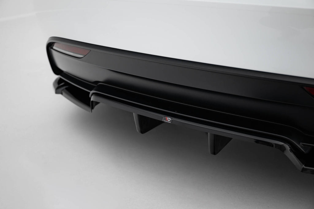 Maxton Design Street+ Mittlerer Diffusor RACE V.2 passend für Tesla Model 3 Performance Mk1 Facelift schwarz Hochglanz