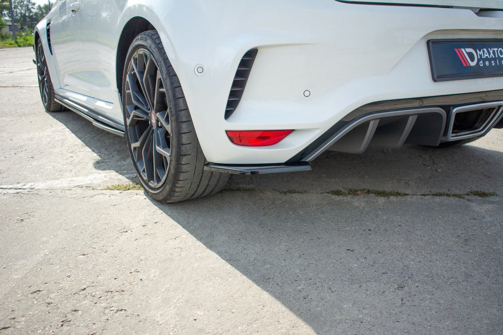 Maxton Design Heck Ansatz Flaps Diffusor passend für Renault Megane IV RS schwarz Hochglanz