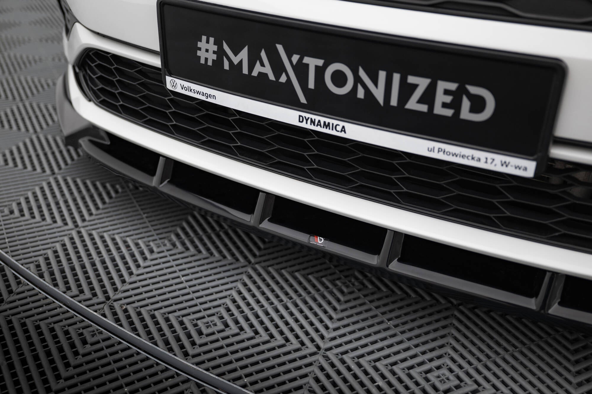 Maxton Design Street+ Spoilerlippe Front Ansatz V.1 passend für VW Jetta GLI Mk7 schwarz Hochglanz