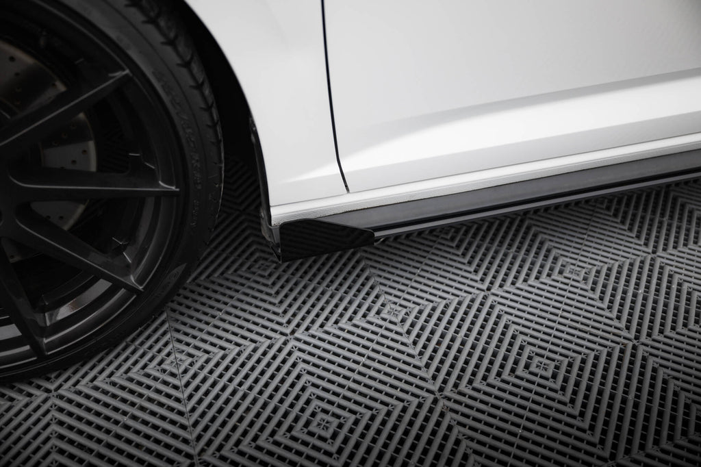 Maxton Design Street Pro Street+ Seitenschweller Leisten + Flaps passend für VW Jetta GLI Mk7 schwarz Hochglanz