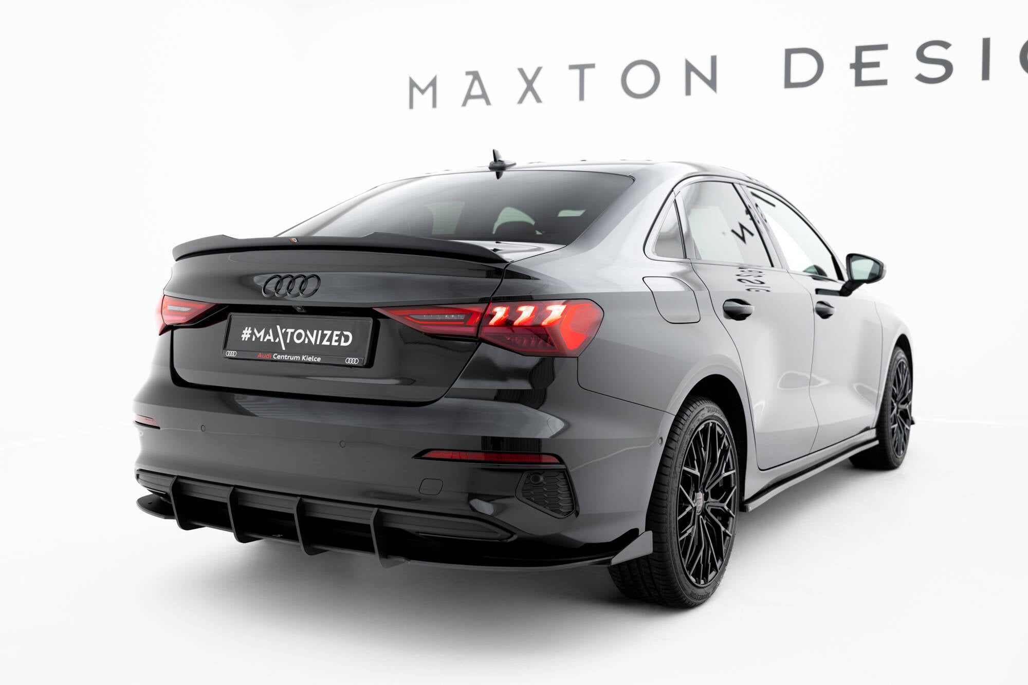 Maxton Design Street Pro Heckschürze + Flaps passend für Audi A3 Limousine 8Y schwarz Hochglanz