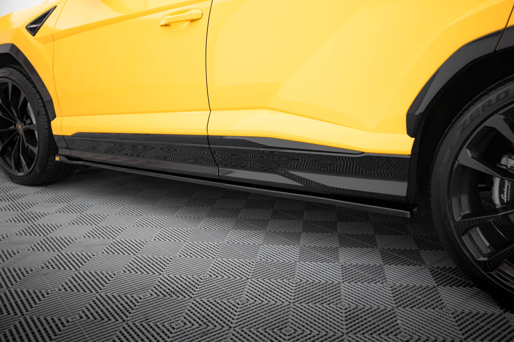 Maxton Design Street+ Seitenschweller Leisten passend für Lamborghini Urus Mk1 schwarz Hochglanz
