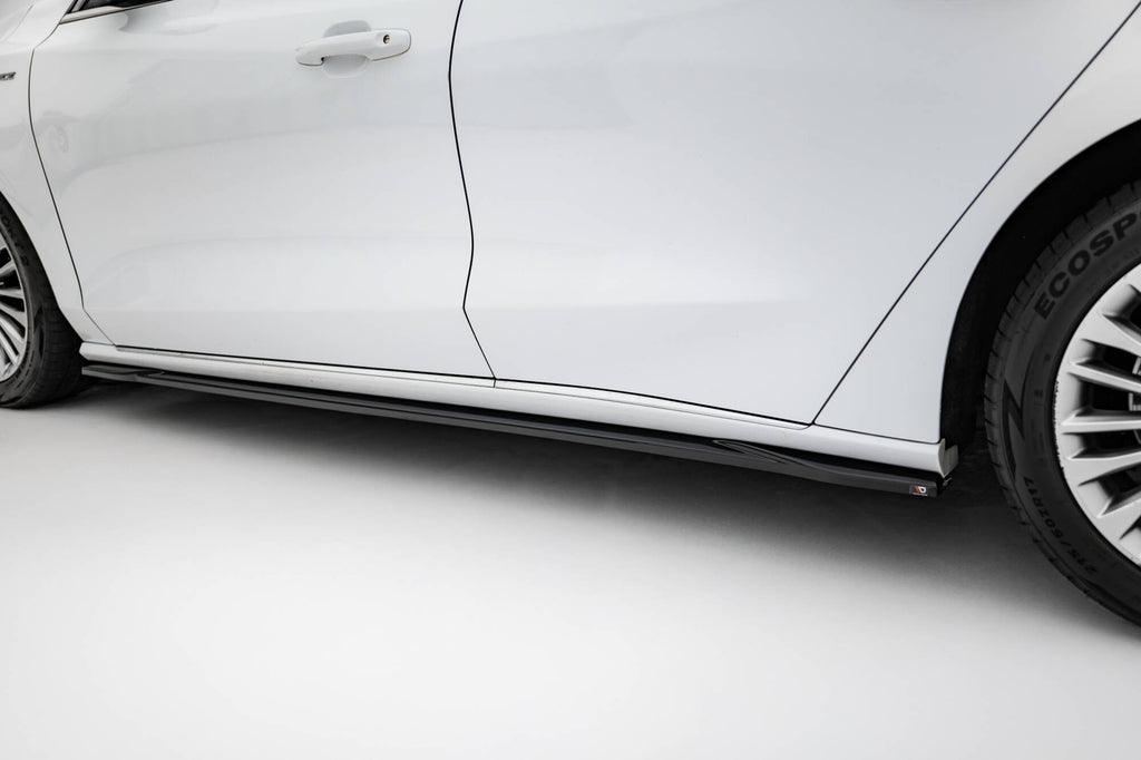Maxton Design Street+ Seitenschweller Leisten passend für Ford Focus Vignale Mk4 schwarz Hochglanz