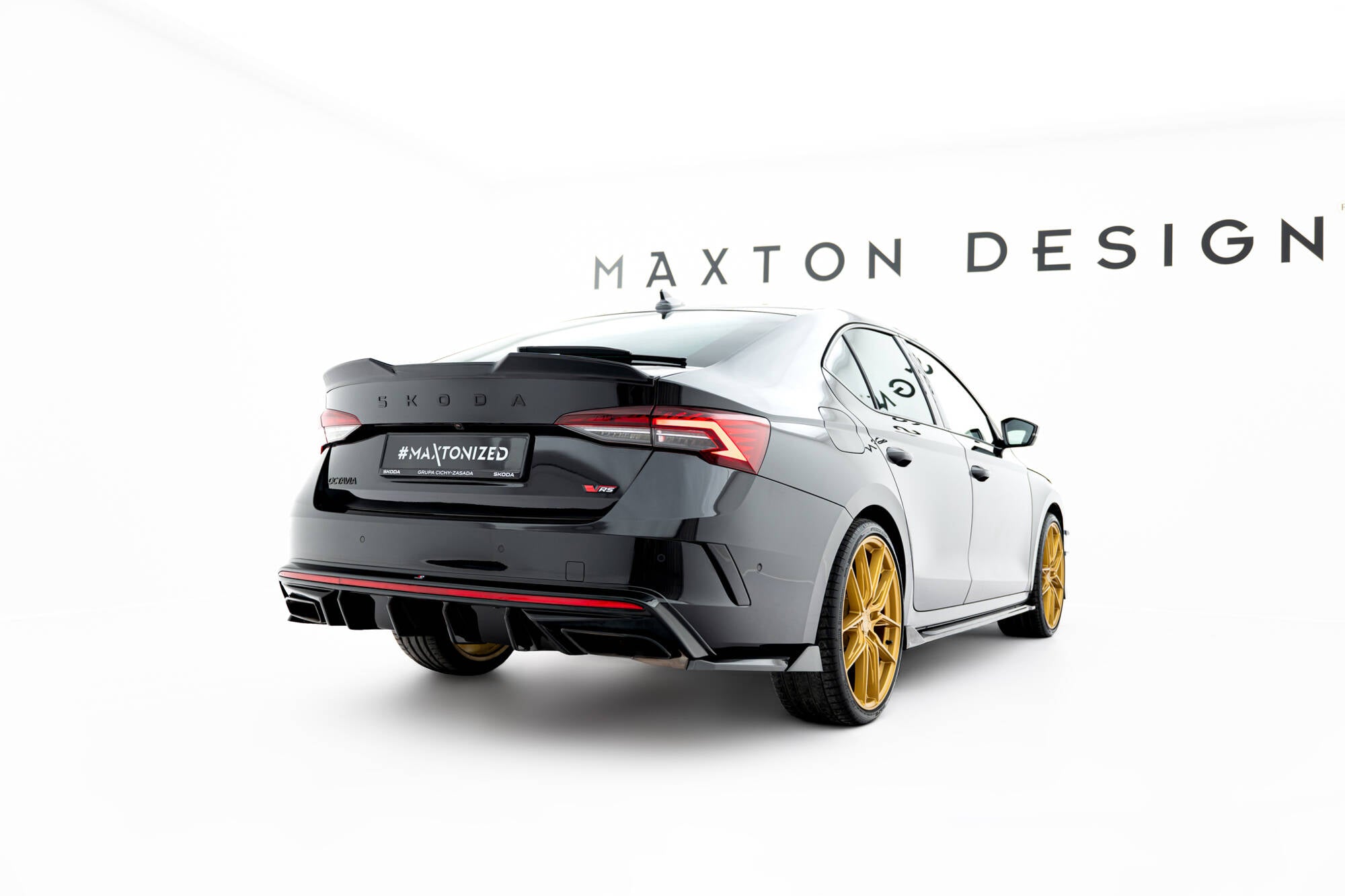 Maxton Design Heck Ansatz Flaps Diffusor V.8 passend für Skoda Octavia RS Liftback / Combi Mk4 schwarz Hochglanz