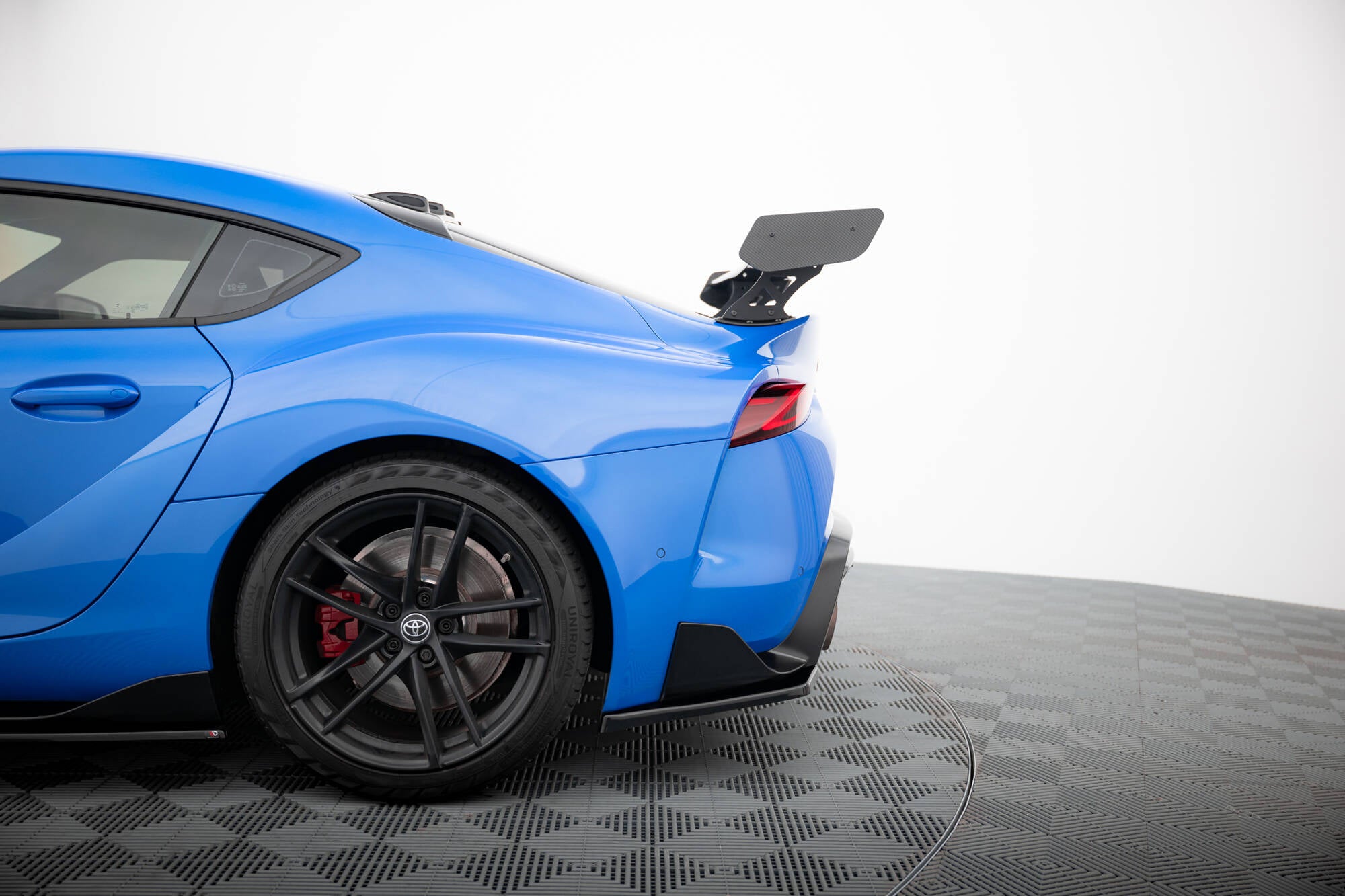 Maxton Design Carbon Spoiler With External Brackets Uprights Toyota Supra Mk5 für Toyota Supra Mk5