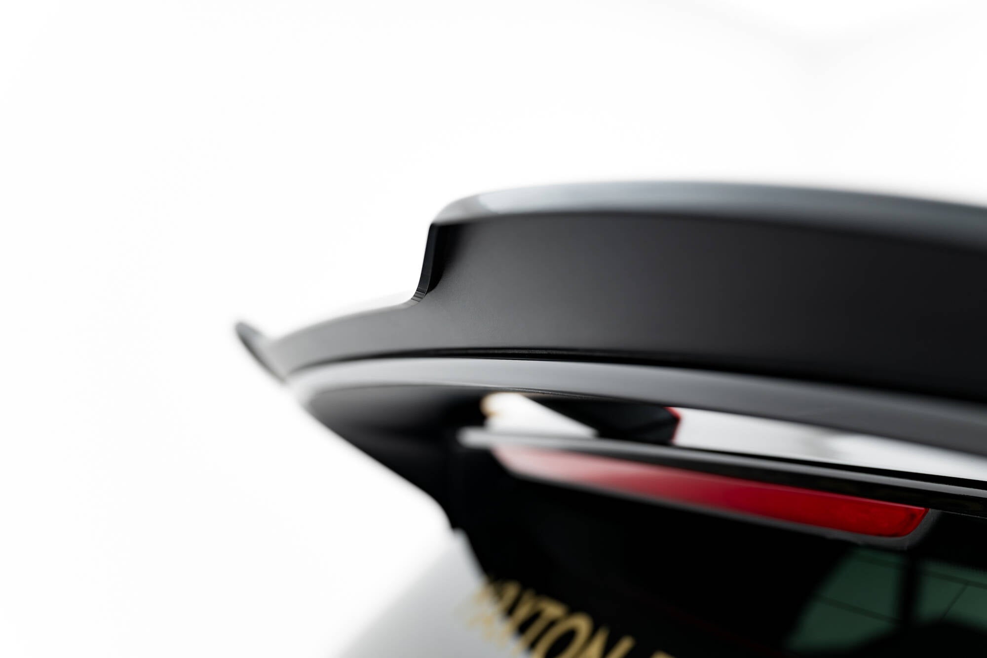 Maxton Design Spoiler CAP passend für VW Golf GTI Clubsport Mk8 Facelift schwarz Hochglanz
