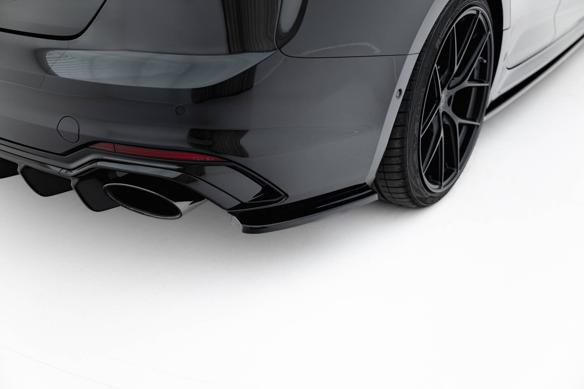 Maxton Design Heck Ansatz Flaps Diffusor passend für Audi RS5 Coupe / Sportback F5 schwarz Hochglanz
