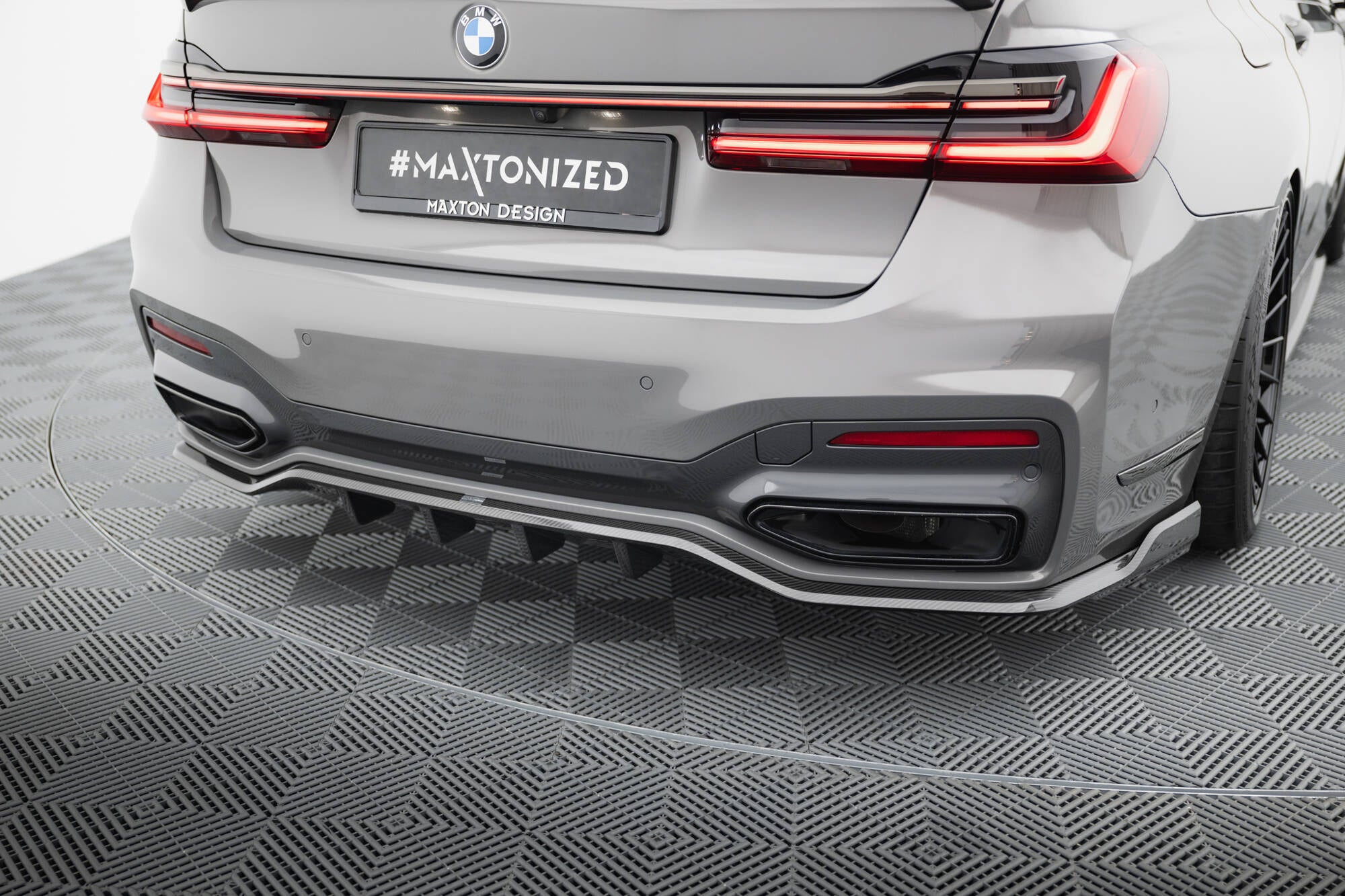 Maxton Design Prepreg Carbon Fiber Rear Splitter BMW 7 M-Paket G11 / G12 Facelift für BMW 7er G11