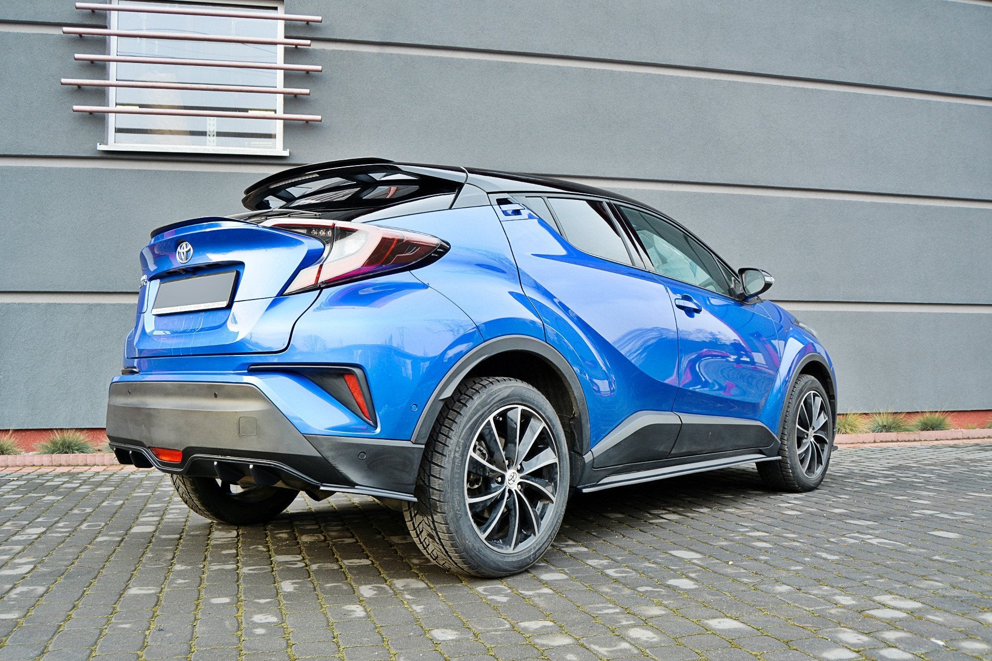 Maxton Design Spoiler CAP passend für TOYOTA C-HR schwarz Hochglanz