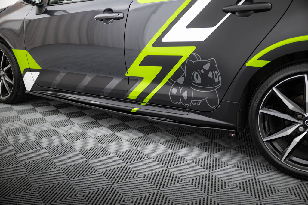Maxton Design Street+ Seitenschweller Leisten passend für Toyota Corolla GR Sport Touring Sports XII schwarz Hochglanz