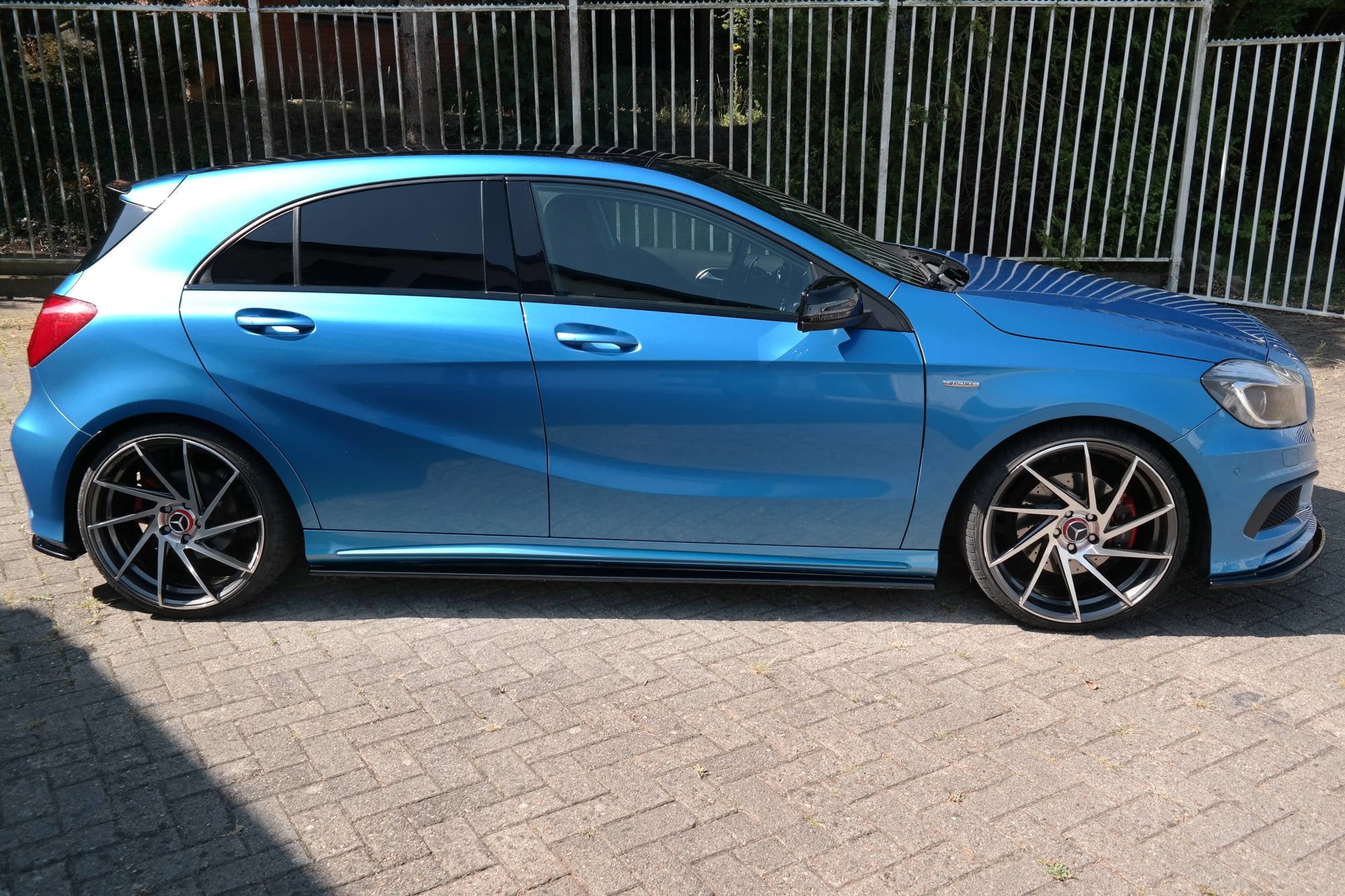 Maxton Design Street+ Seitenschweller Leisten passend für Mercedes-Benz A AMG-Line W176 schwarz Hochglanz