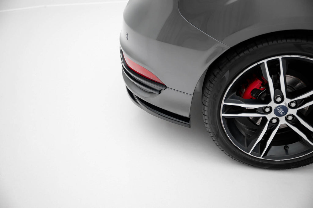 Maxton Design Heck Ansatz Flaps Diffusor V.3 passend für Ford Focus ST Mk3 Facelift schwarz Hochglanz