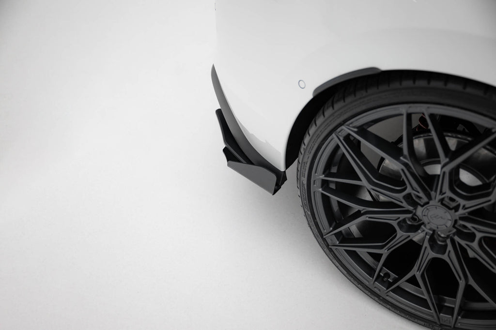 Maxton Design Street Pro Heck Ansatz Flaps Diffusor + Flaps passend für VW Golf GTI / GTE Mk8 schwarz Hochglanz