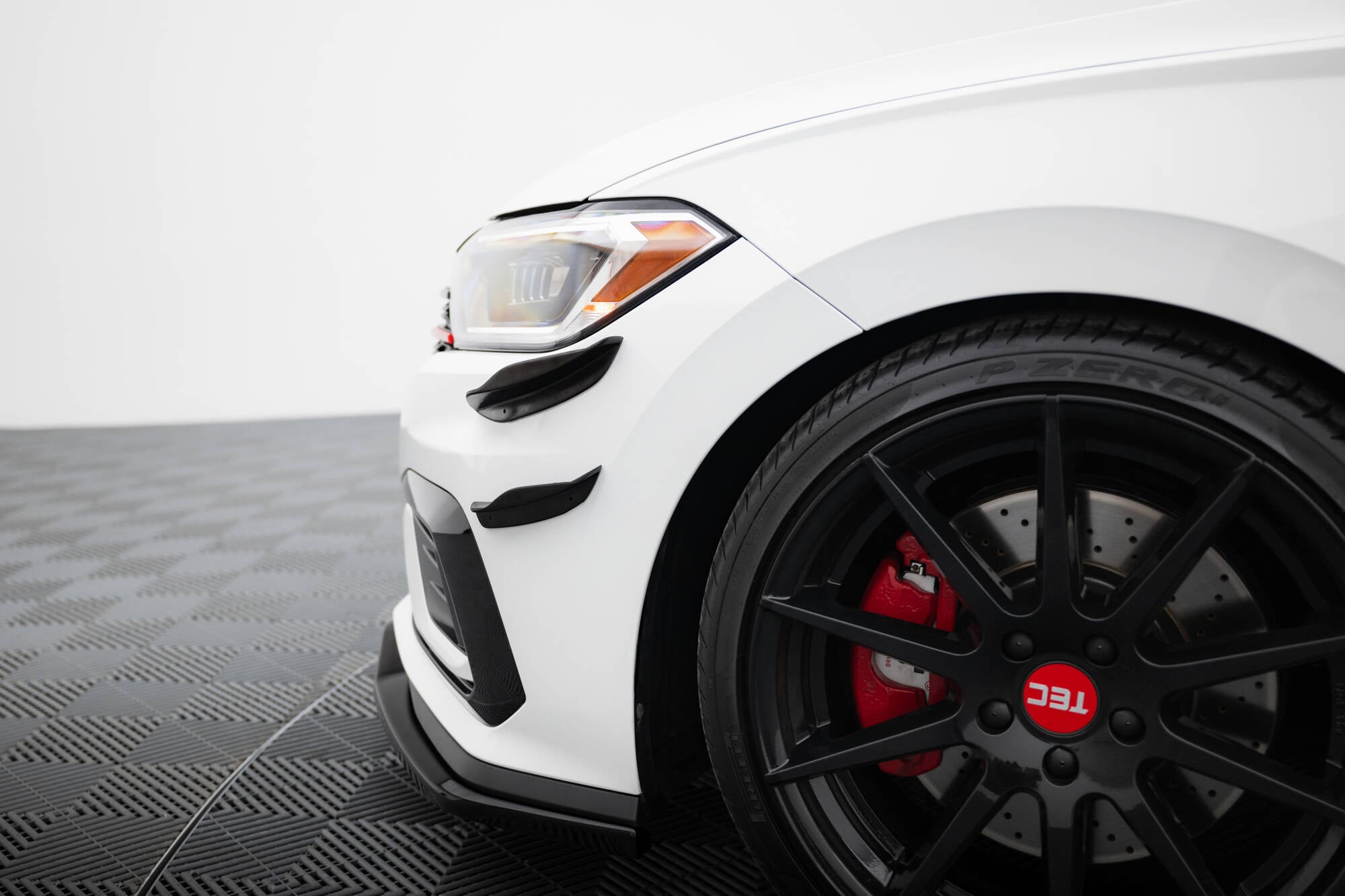 Maxton Design Stoßstangen Flaps Wings vorne Canards passend für VW Jetta GLI Mk7